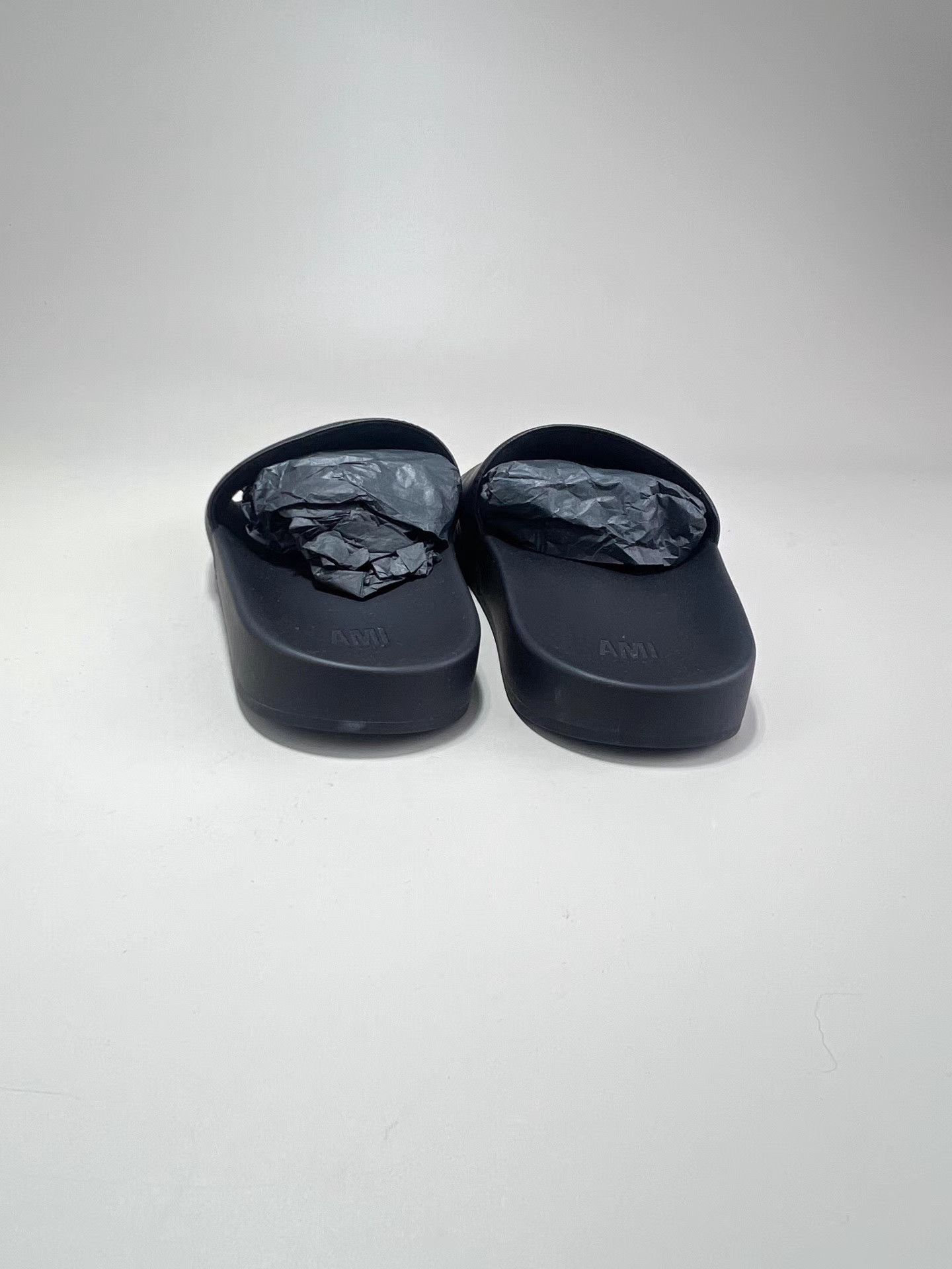 AMI AMI Black Heart Embossed Slide Sandals Size US 7 / IT 37 - 4 Thumbnail