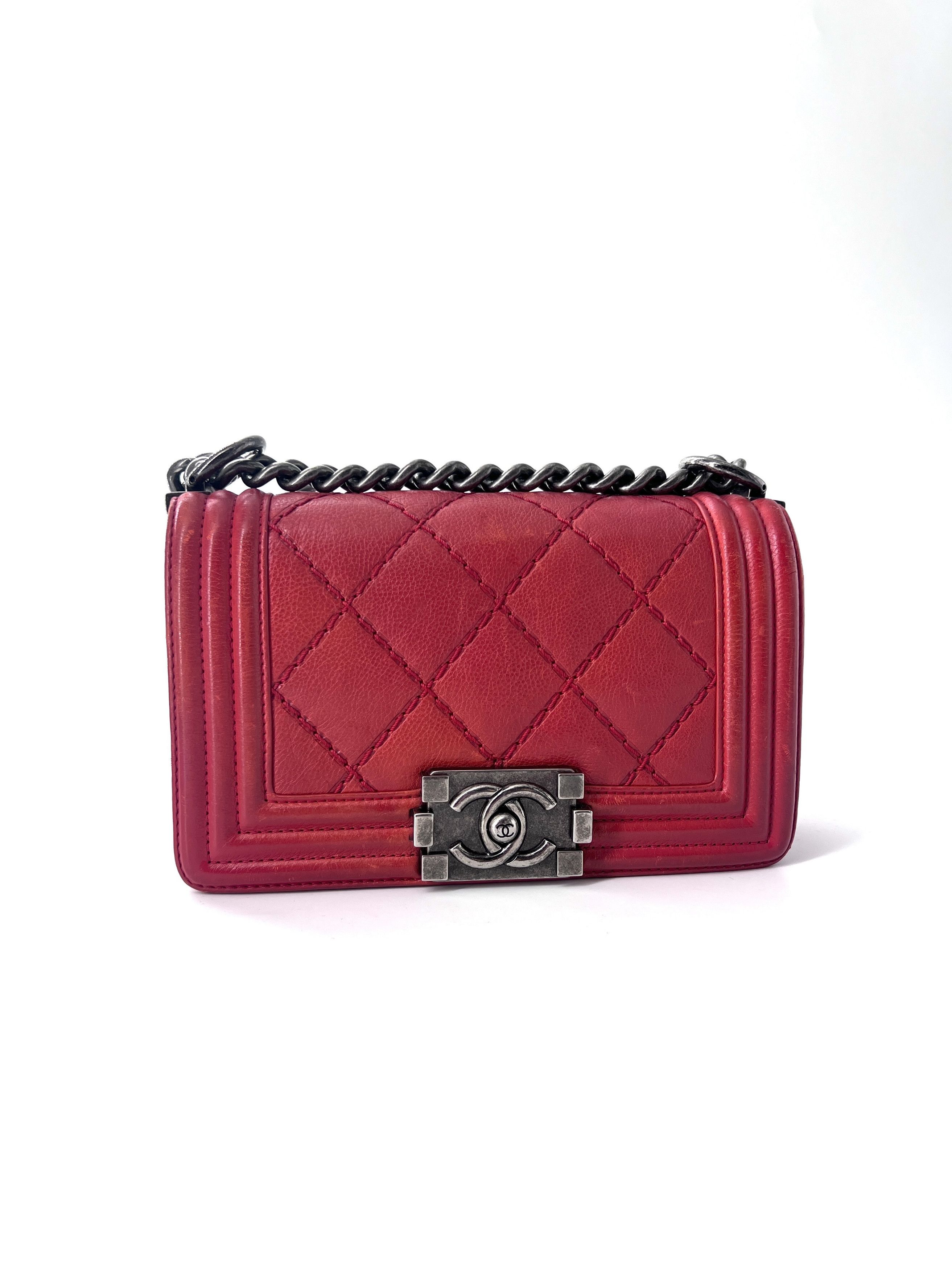 Chanel Chanel Boy Flap Bag Quilted Lambskin Size ONE SIZE - 1 Thumbnail