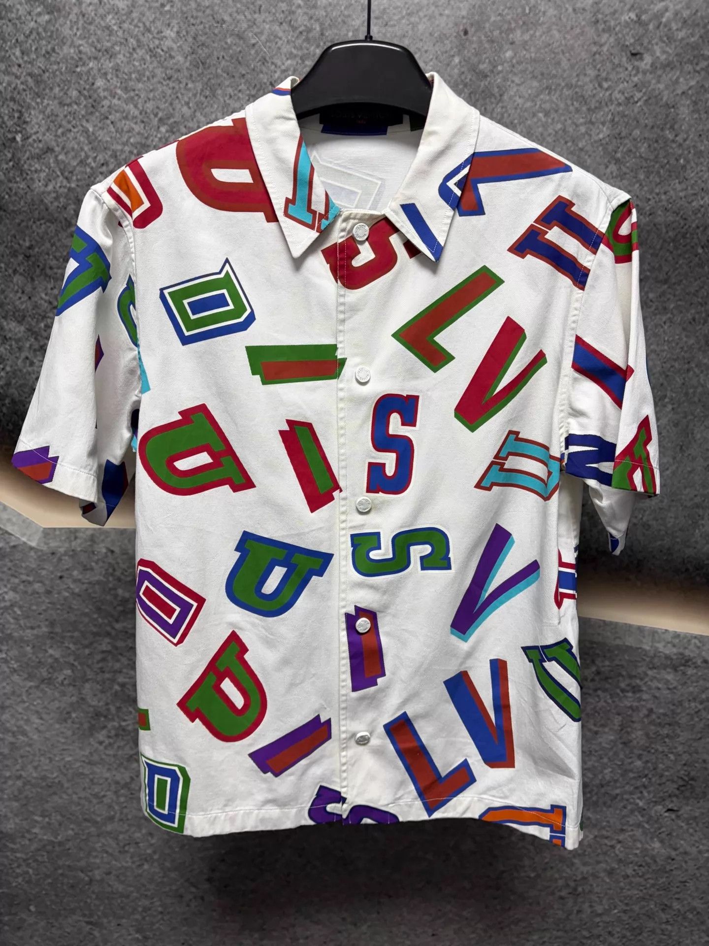 Louis Vuitton LV short-sleeve logo print S Italian shirt Size US S / EU 44-46 / 1 - 1 Thumbnail