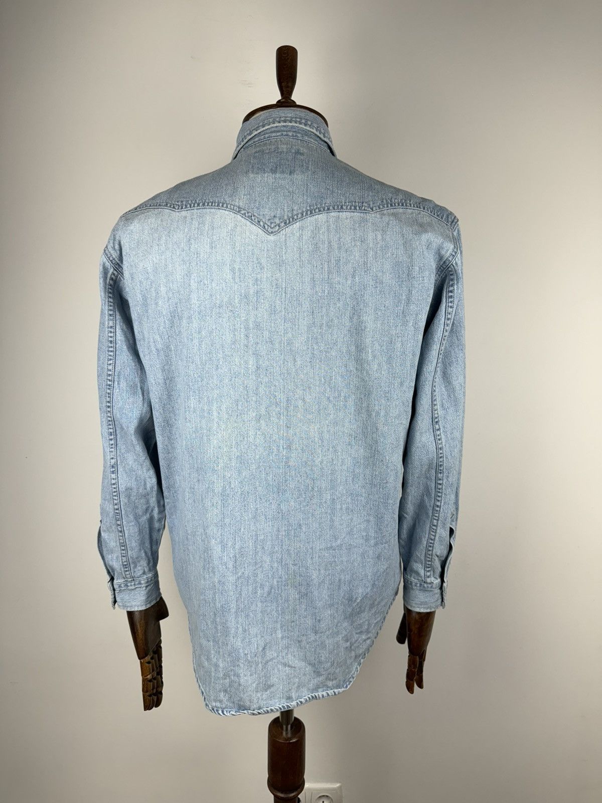 Levi's × Vintage Men’s Vintage Levi’s Long Sleeve Denim Shirt size S Size US S / EU 44-46 / 1 - 5 Thumbnail
