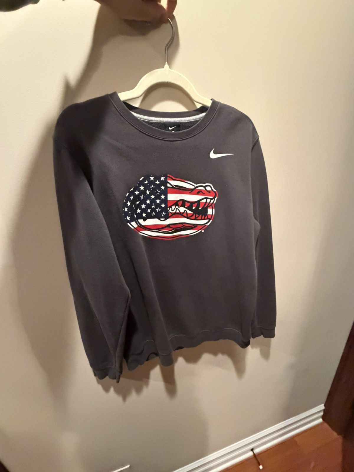 Nike Nike x Florida Gators USA Flag Crewneck Salute to Service Size US M / EU 48-50 / 2 - 1 Thumbnail