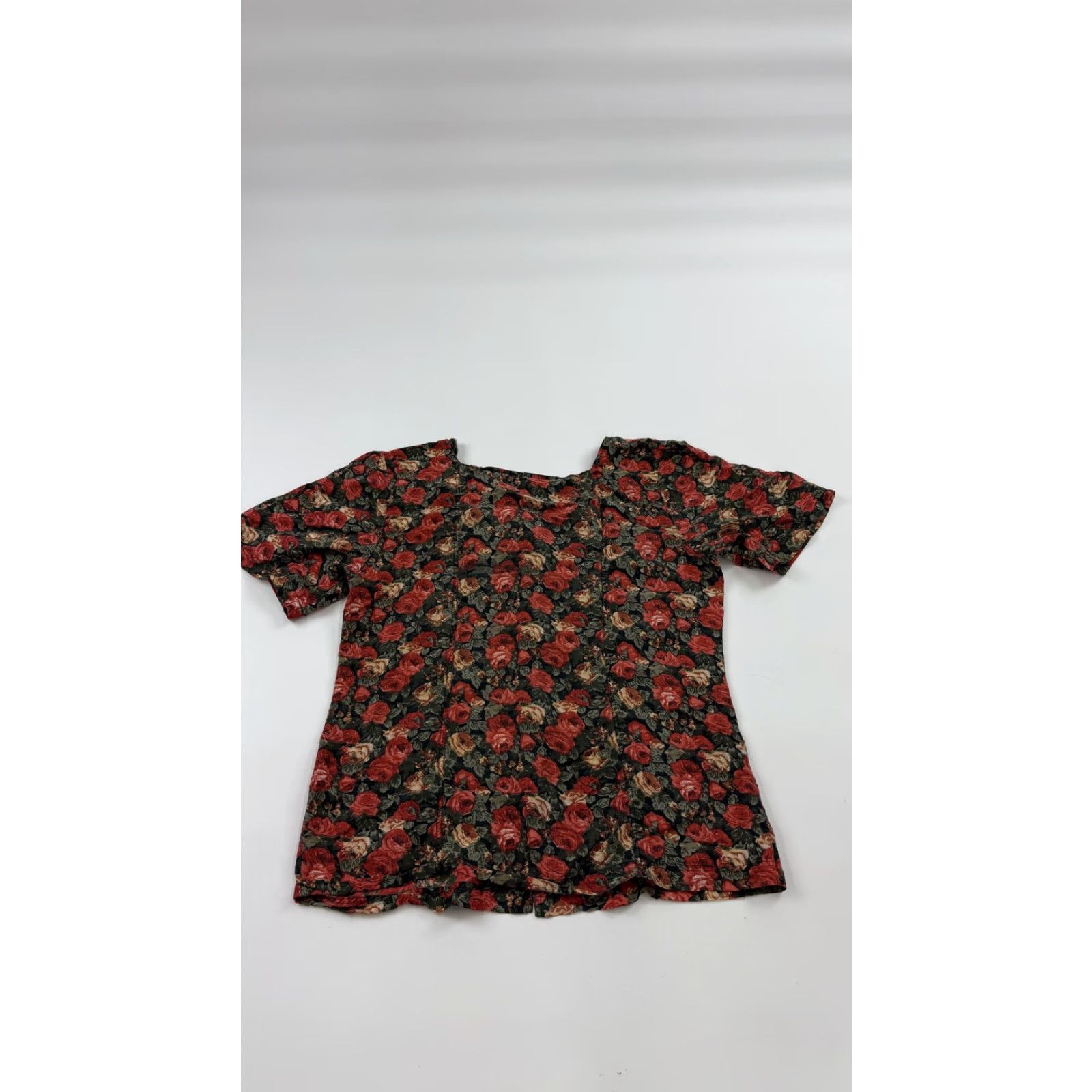 Vintage VINTAGE Tristan & Iseut Shirt Womens Medium Black Red Silk Rose Floral Button Up Top Size M / US 6-8 / IT 42-44 - 5 Thumbnail