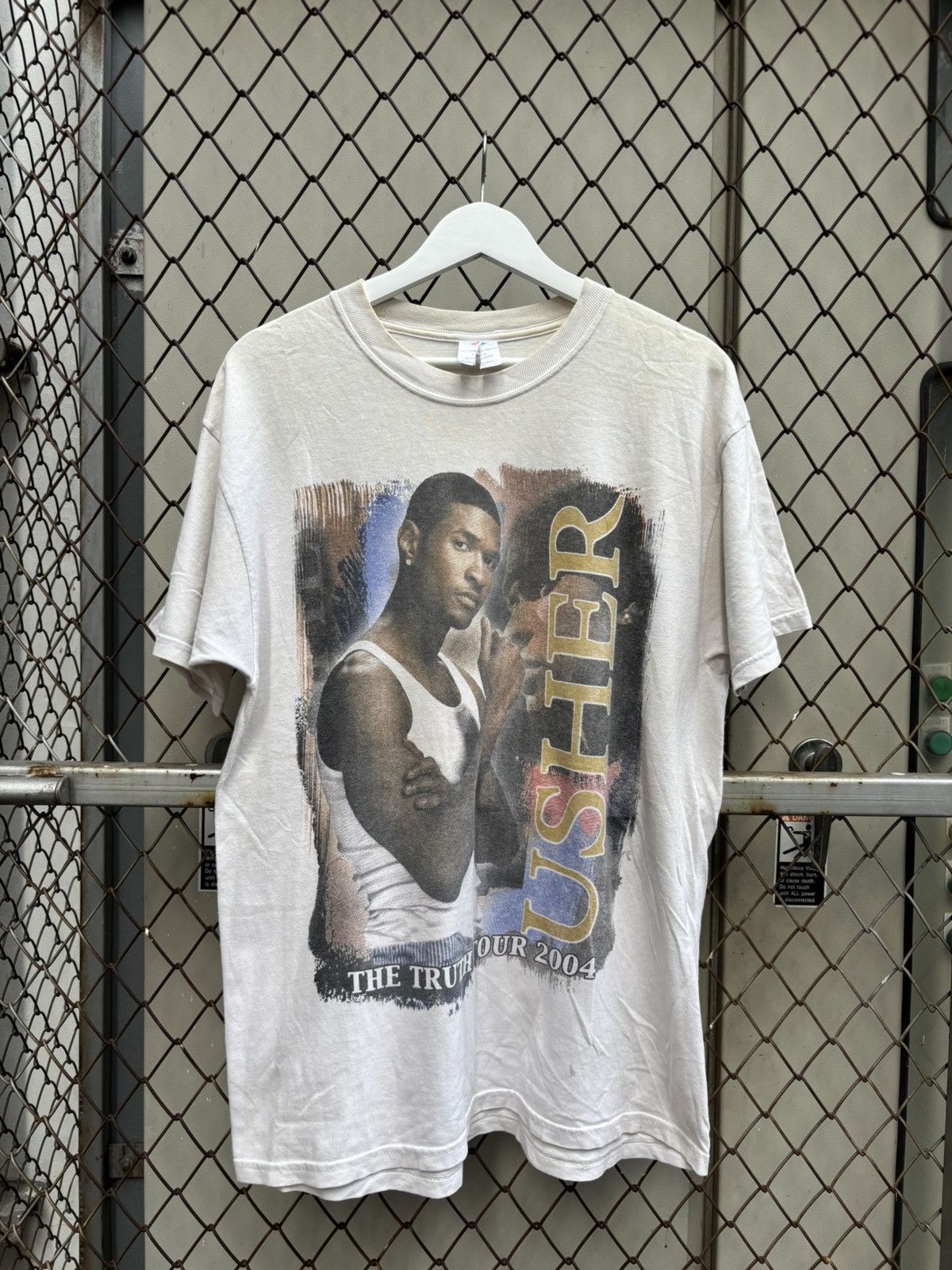 Vintage Usher x Kanye West Tour 2004 Size US L / EU 52-54 / 3 - 1 Thumbnail