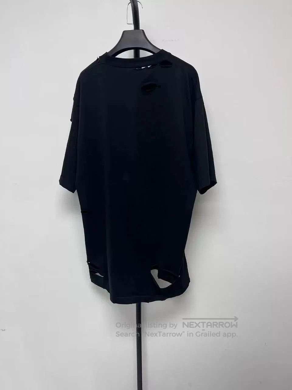 Balenciaga Balenciaga Caps Letter Print Hole Crewneck T-shirt. Size US XS / EU 42 / 0 - 2 Thumbnail