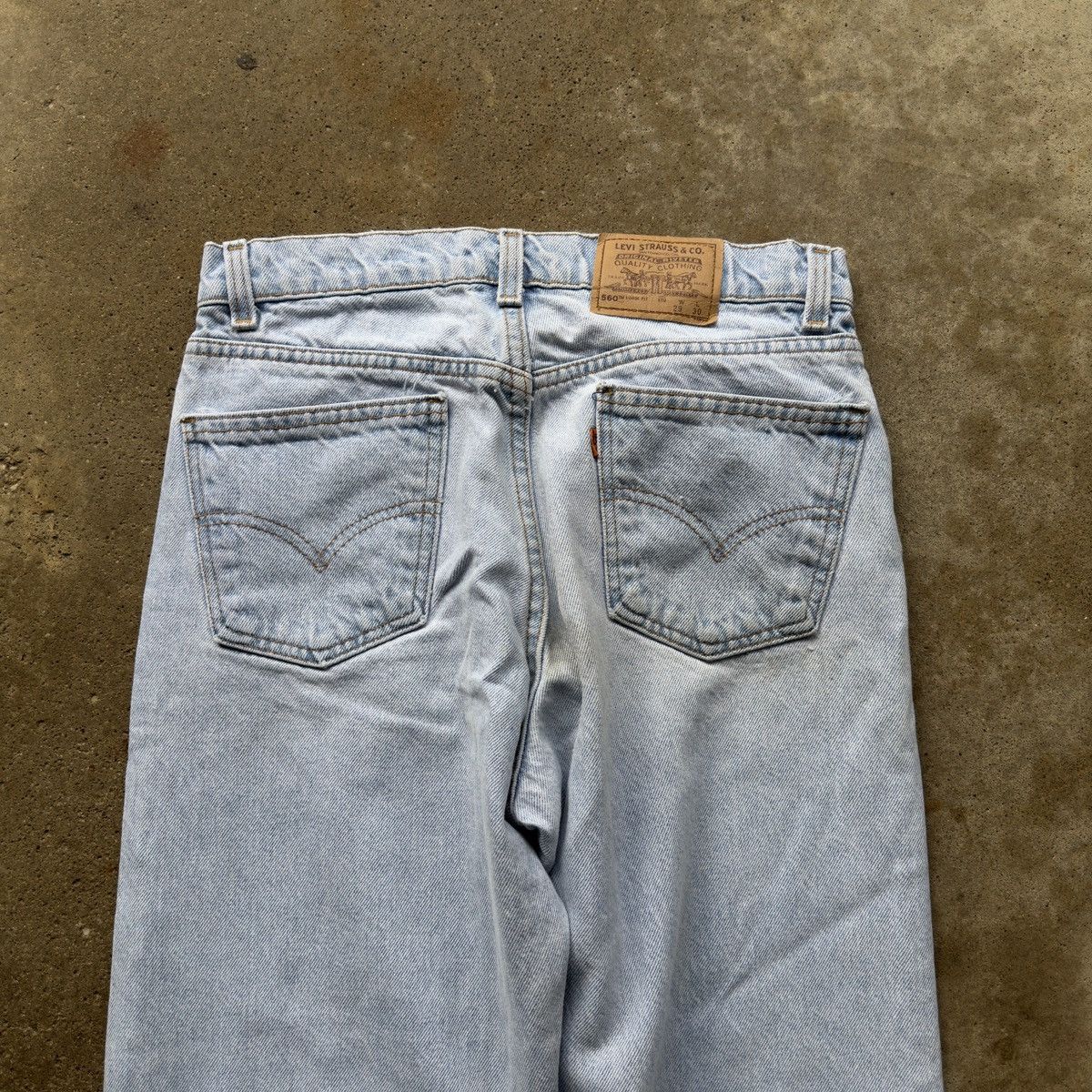 Vintage Levi's 560 Thrashed Faded Distressed Jeans ERD Grunge Size US 29 - 4 Thumbnail