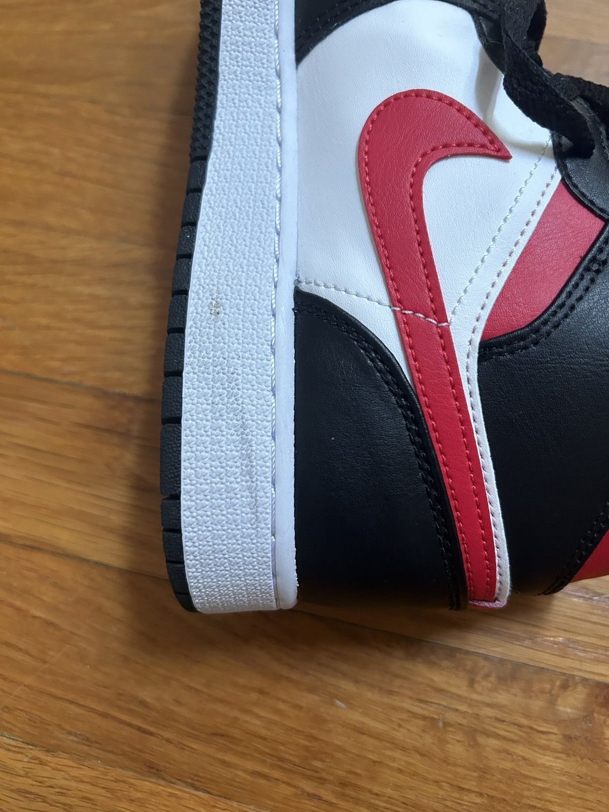 Jordan Brand × Nike Jordan 1 Mid Size US 6.5 / EU 39-40 - 5 Thumbnail