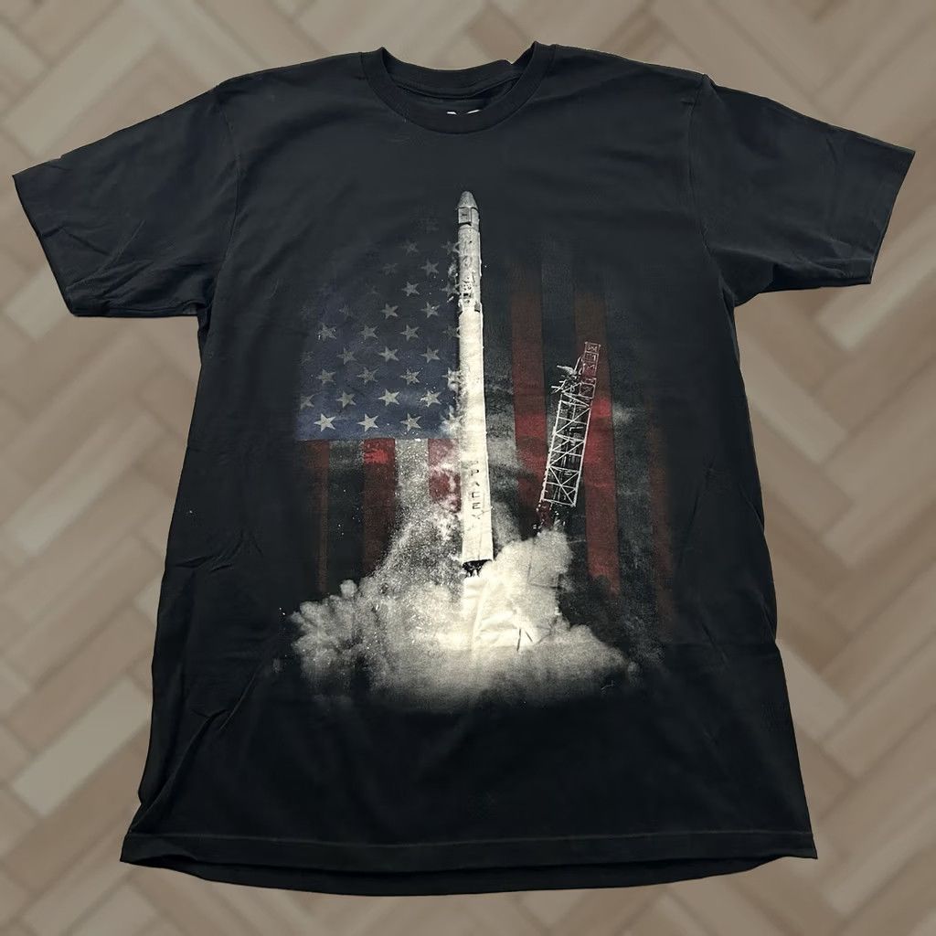 Vintage SpaceX Rocket American Flag Short Sleeve T Shirt Men's M Black Size US M / EU 48-50 / 2 - 1 Thumbnail