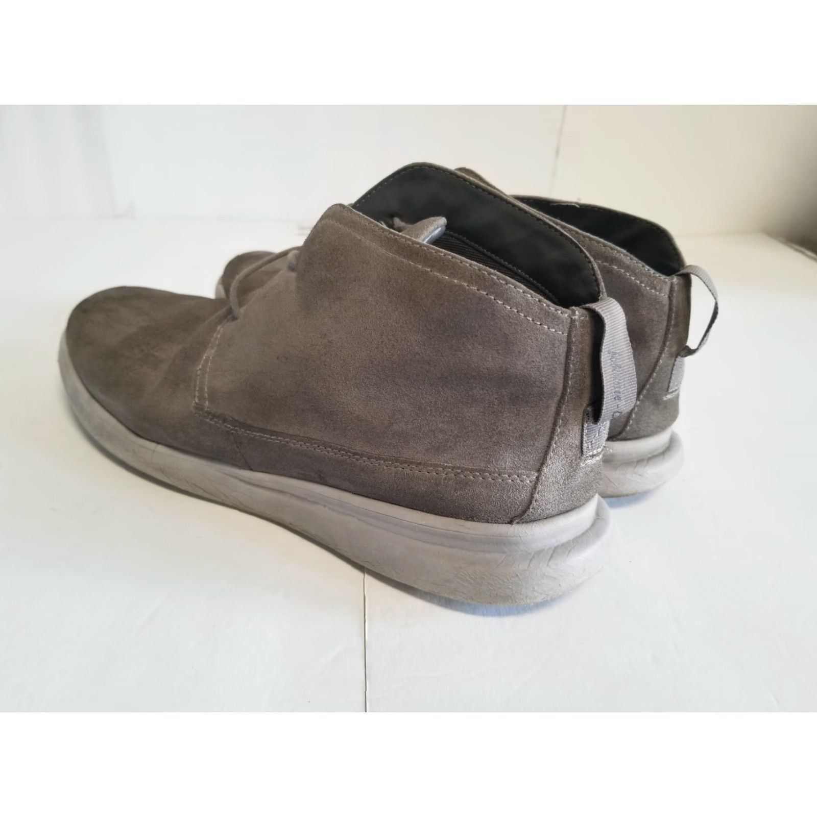 johnnie-O johnnie-O The Chill Chukka Boots Mens Size 13 M Gray Suede Size US 13 / EU 46 - 4 Thumbnail