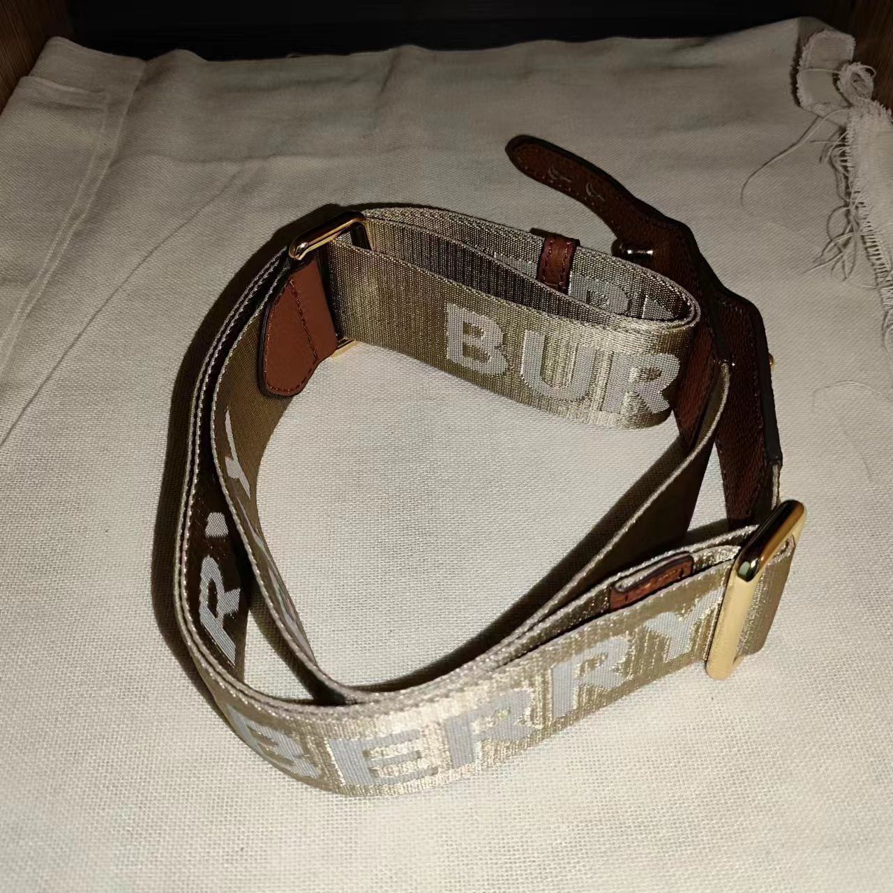 Burberry Burberry Note Bag in Brown Size ONE SIZE - 7 Thumbnail