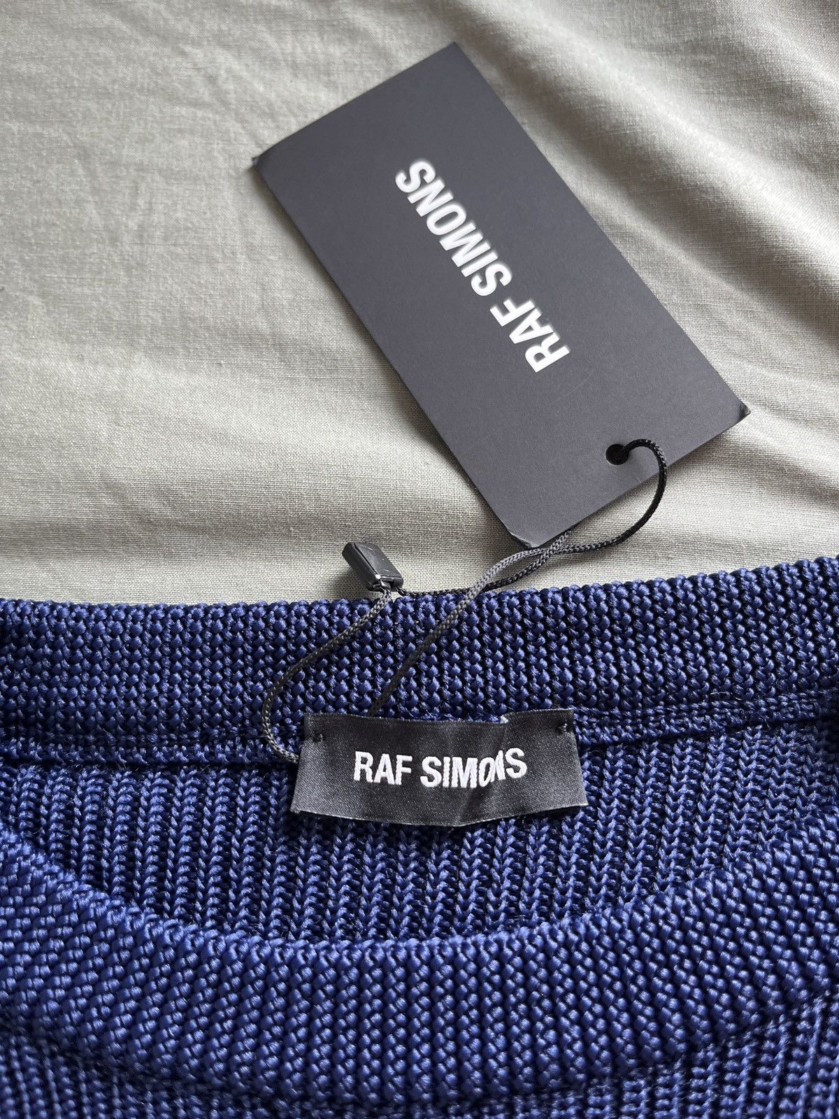 Raf Simons Oversized cropped RAF Simons “R” knit sweater! Size M Size US M / EU 48-50 / 2 - 4 Thumbnail