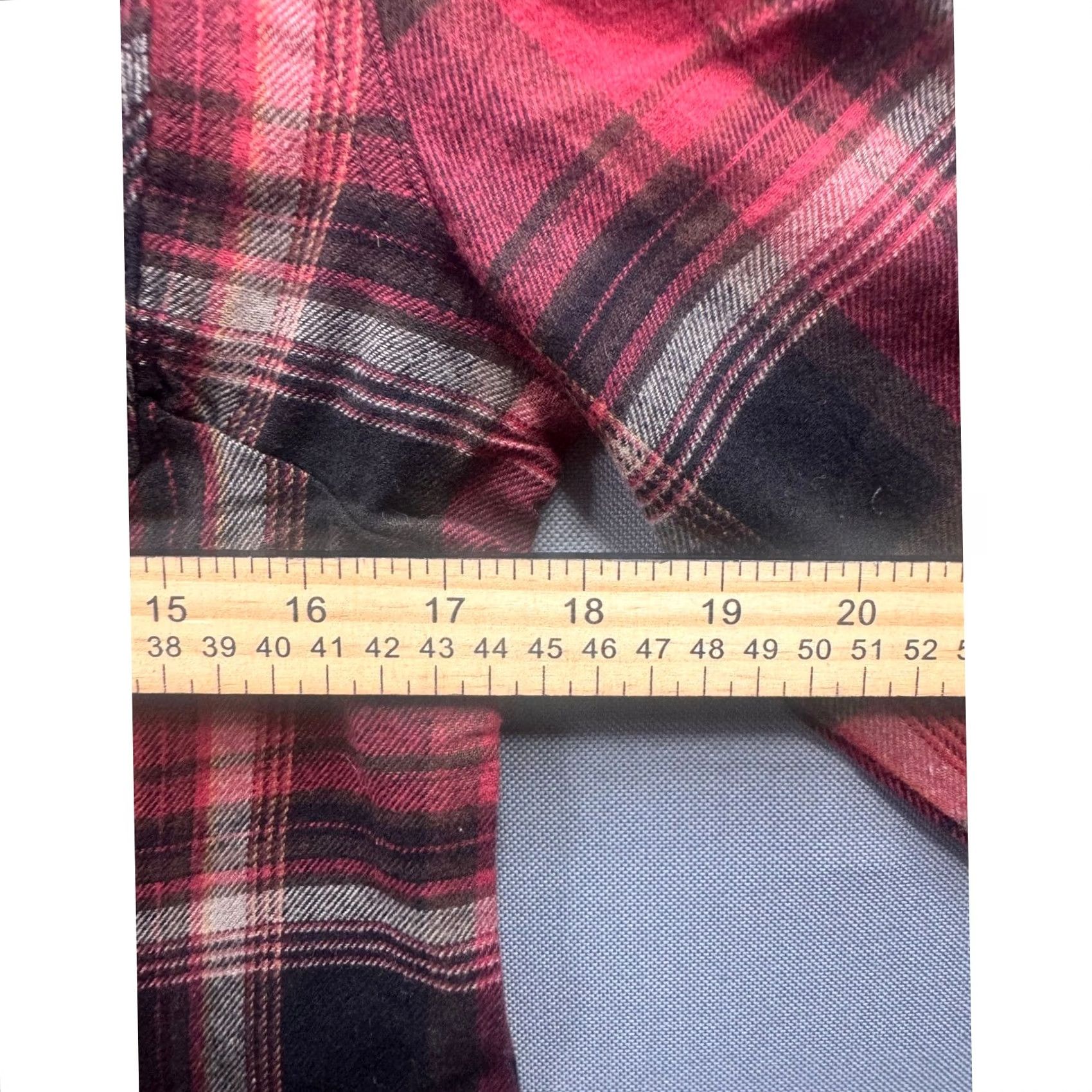 Vintage Legendary Whitetails Flannel Shirt Mens Red Black Plaid Button Down Small Size US S / EU 44-46 / 1 - 5 Thumbnail