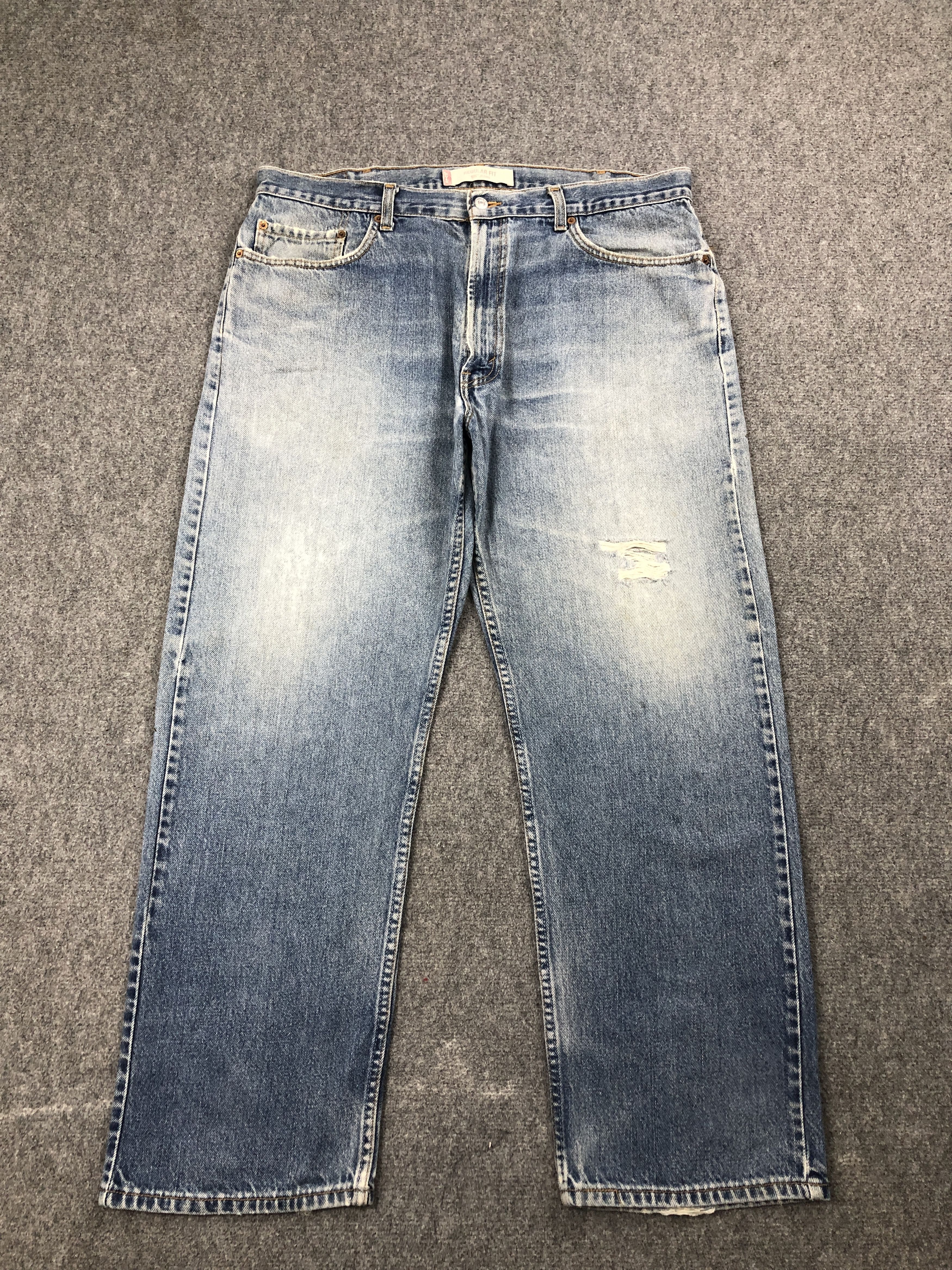 Vintage Levis 505 Faded Blue Jeans DP2478