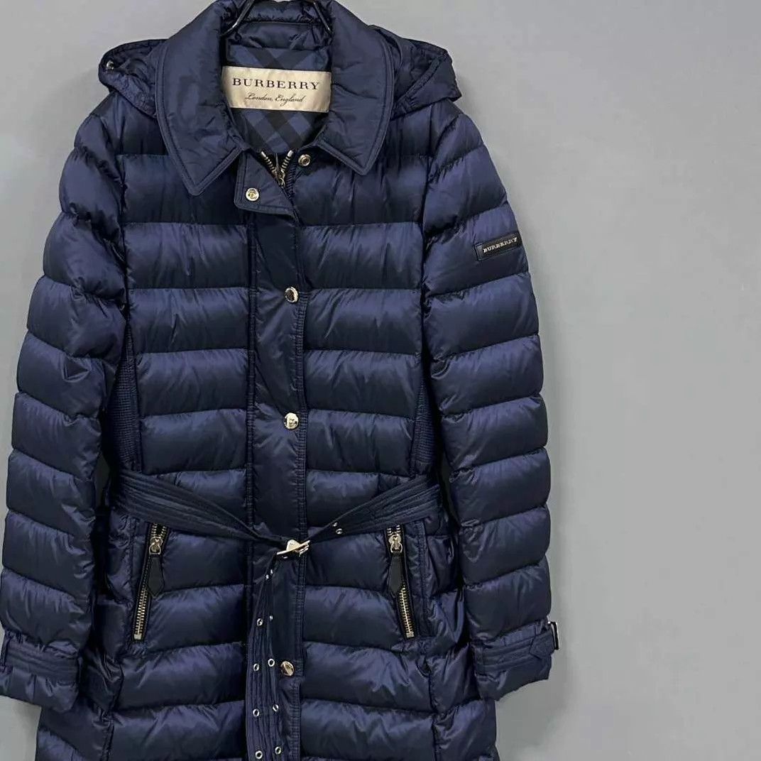 Burberry Burberry Navy Blue Sleeve Badge Belted Down Jkt S Size S / US 4 / IT 40 - 2 Thumbnail