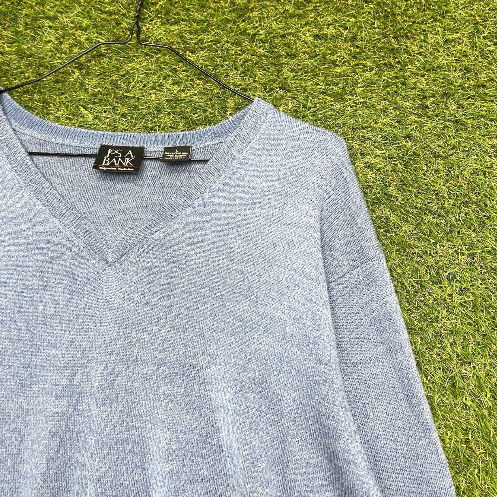 Jos. A. Bank Jos. A. Bank Travel Sweater Mens Large Pullover V-Neck 100% Merino Wool Blue, Preppy Knit Size US L / EU 52-54 / 3 - 3 Thumbnail
