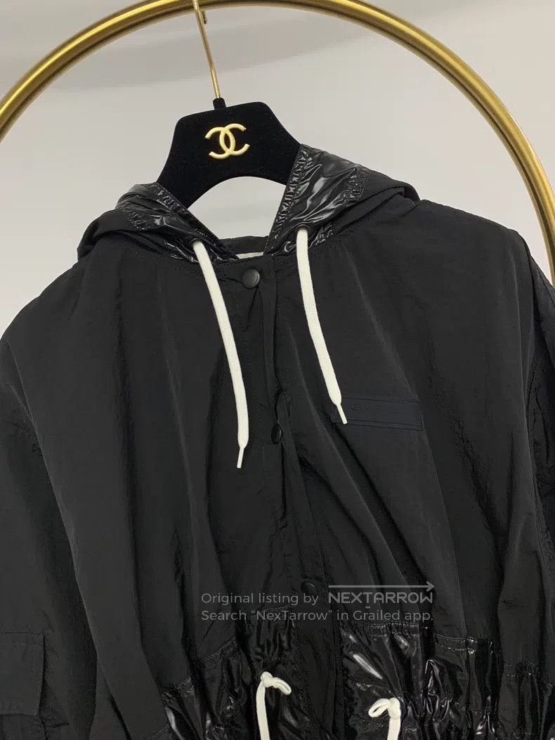 Givenchy Givenchy Black Glossy Nylon Patchwork Windbreaker Coat Size XS / US 0-2 / IT 36-38 - 2 Thumbnail