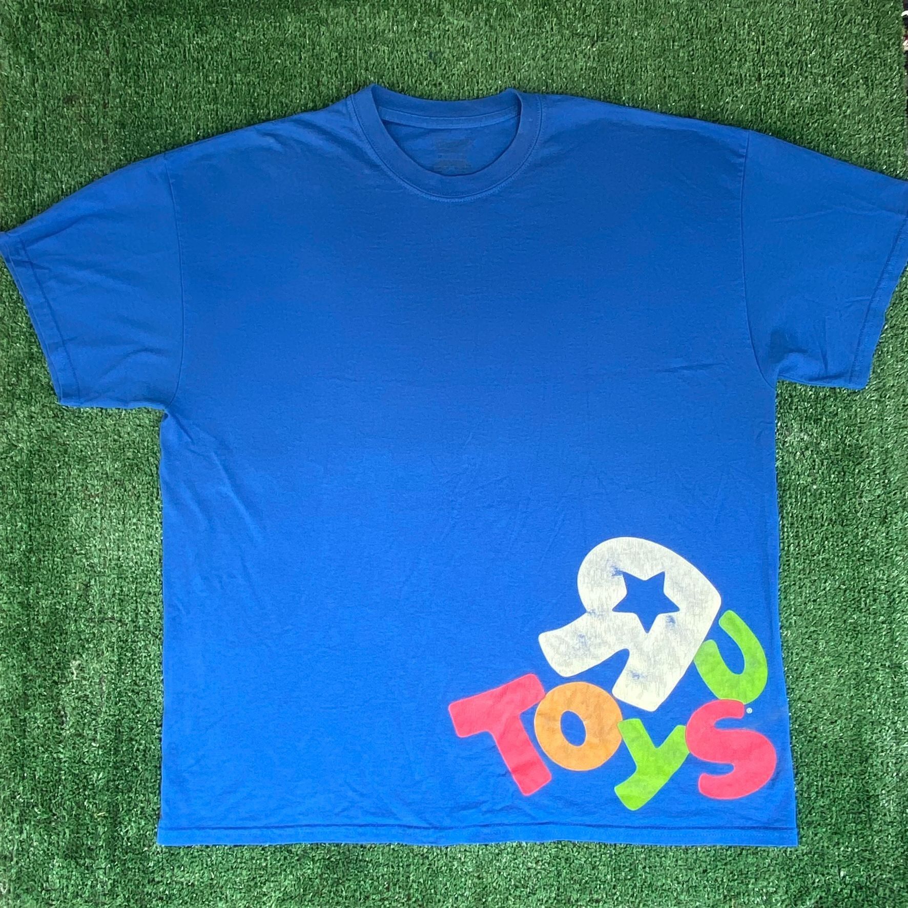 Vintage Vintage Y2K Toys R Us Shirt Retail Logo Employee Worker Tee Size US XL / EU 56 / 4 - 1 Thumbnail