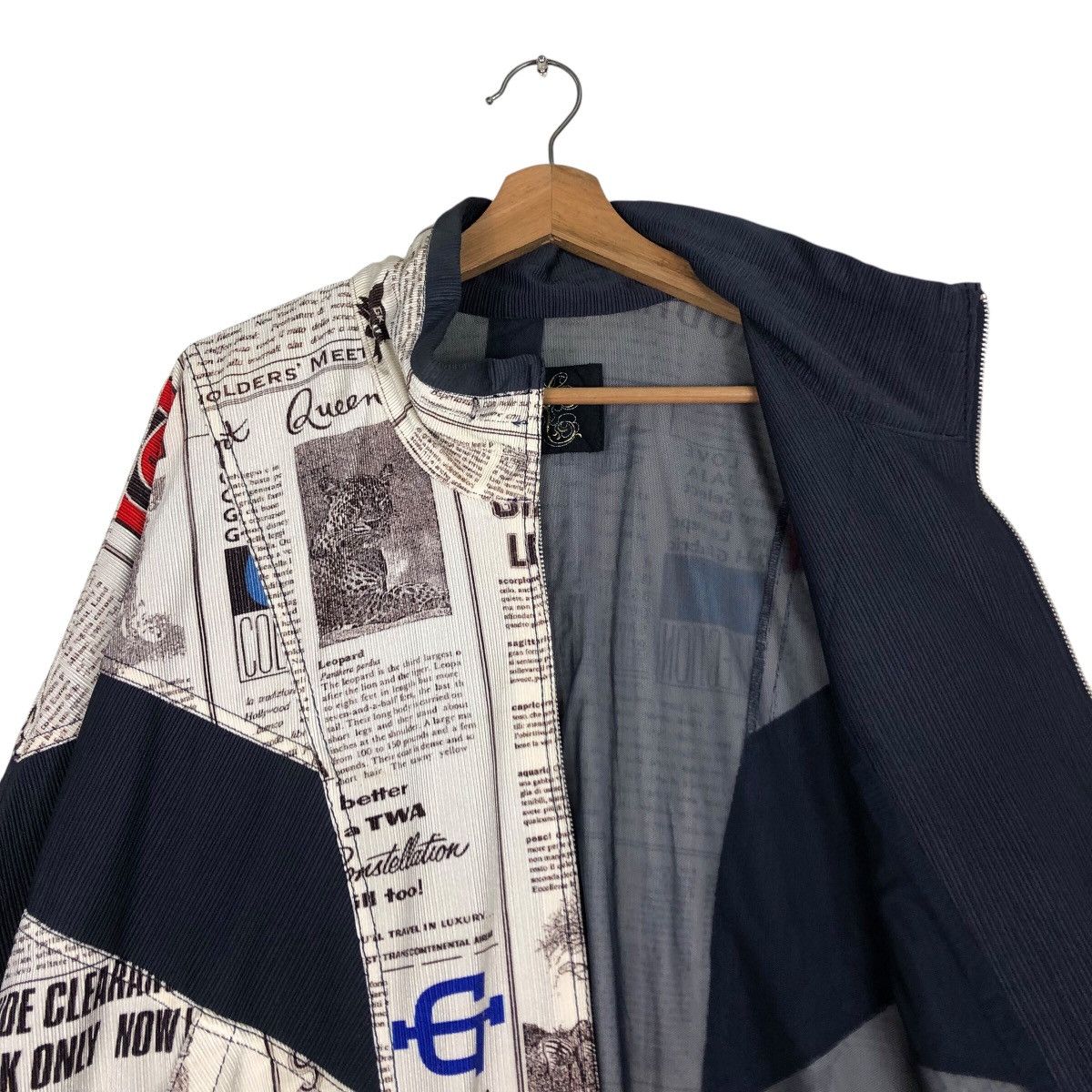 Japanese Brand 📌Vintage Newspaper Zipper Jacket Full Print Size US M / EU 48-50 / 2 - 13 Thumbnail