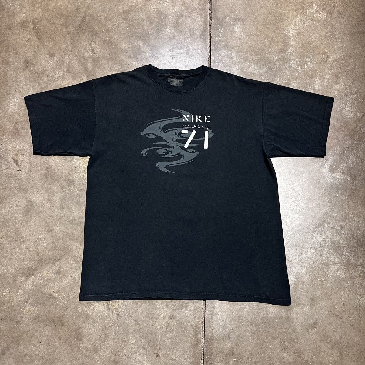 Nike Vintage Nike Center Swoosh Tribal Chrome Flame Bakin 90s Size US XL / EU 56 / 4 - 5 Thumbnail