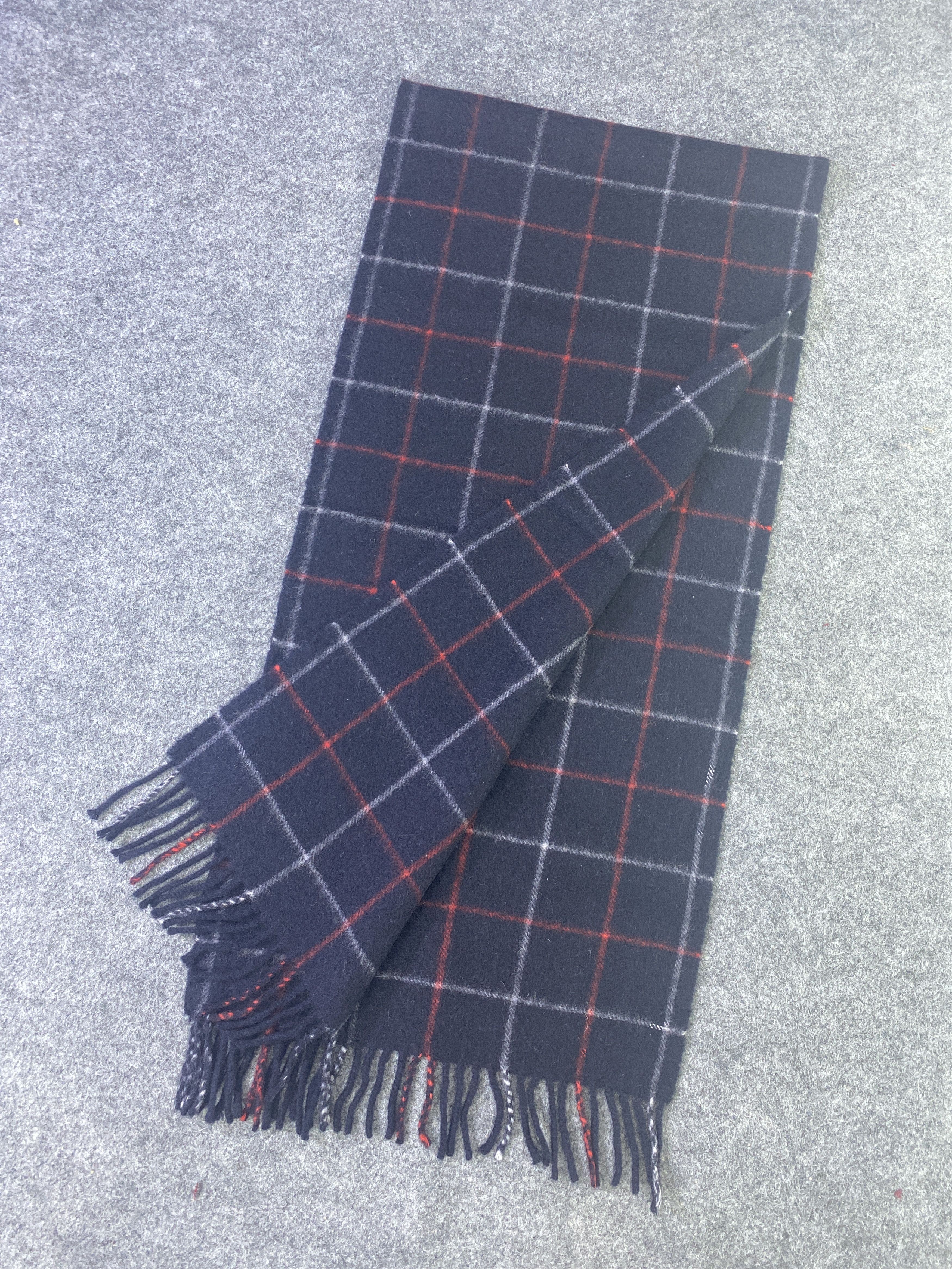 Burberry VINTAGE BURBERRY Scarf / Muffler / Neckwear -T938 Size ONE SIZE - 3 Thumbnail