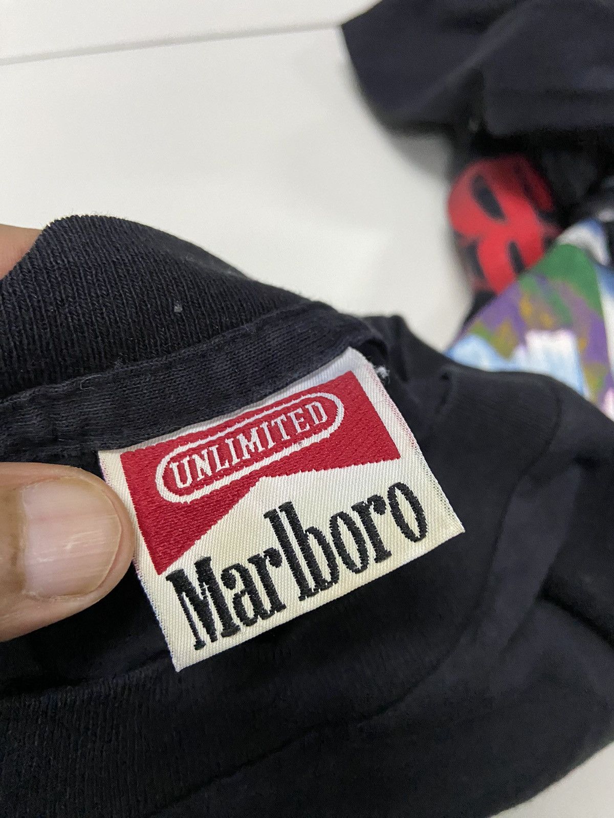 Marlboro Unlimited VINTAGE MARLBORO 90’s UNLIMITED TRAIN POCKET TEE SHIRT Size US XL / EU 56 / 4 - 11 Thumbnail