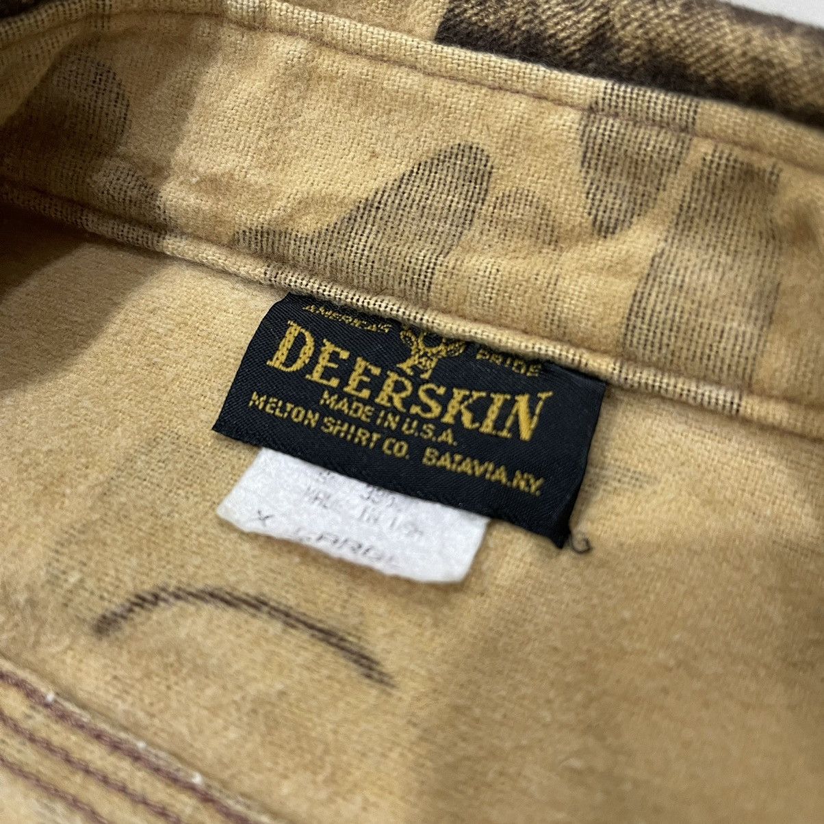 Vintage Vintage 90s Deerskin By Melton Shirt Co. Camo Button Jacket Size US XL / EU 56 / 4 - 11 Thumbnail