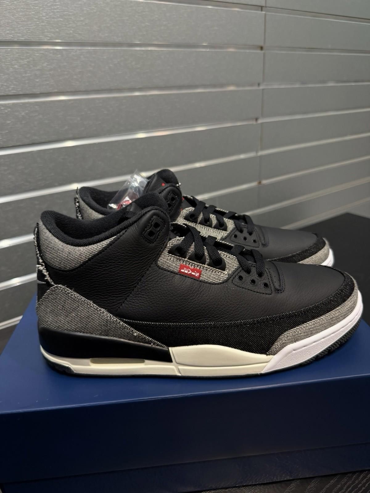 Jordan Brand Nike Air Jordan 3 Retro Levi’s Black IR0914-400 Men’s (10) Size US 10 / EU 43 - 8 Thumbnail