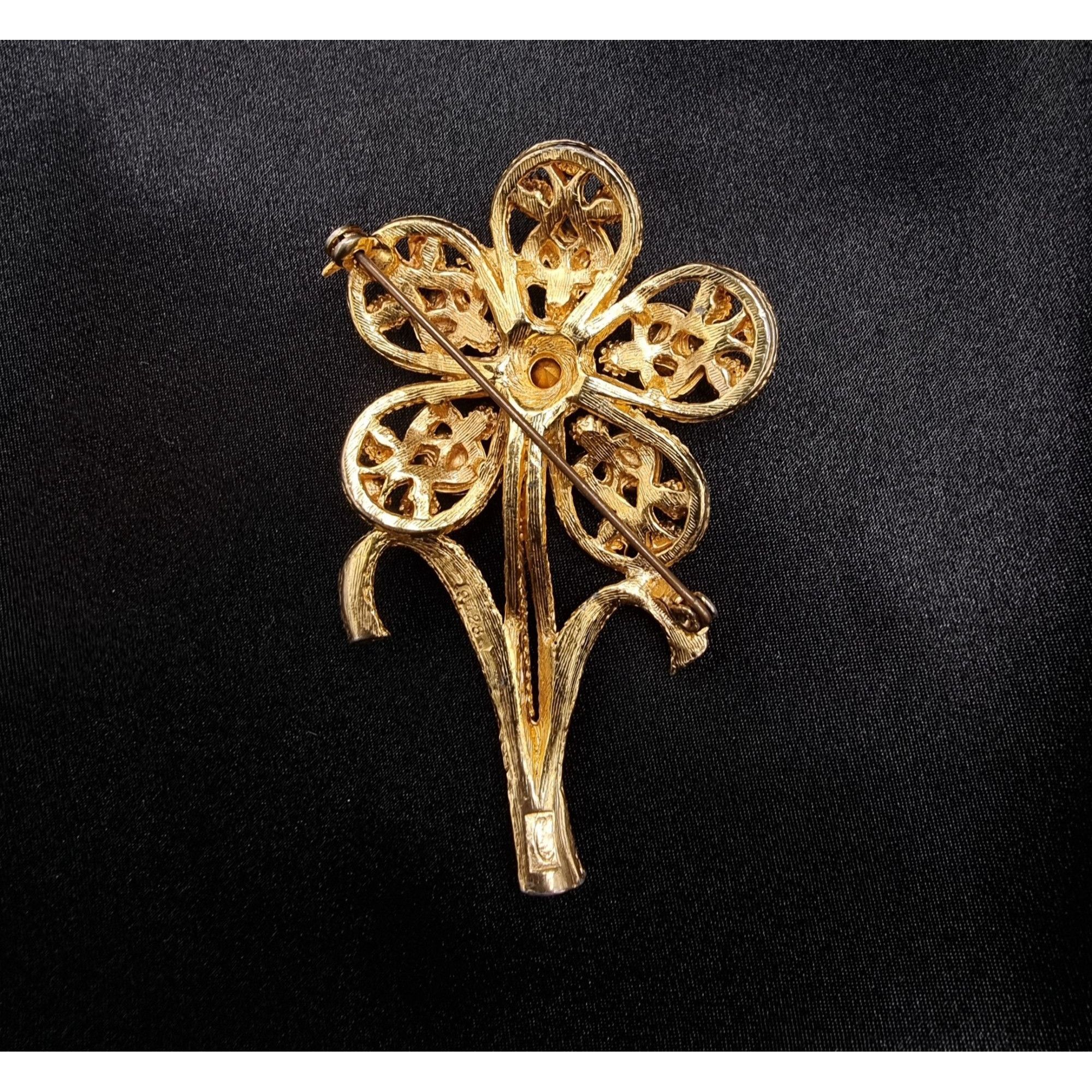 Vintage Vintage 1950s-1960s Sphinx Gold Tone Flower Brooch Size ONE SIZE - 5 Thumbnail