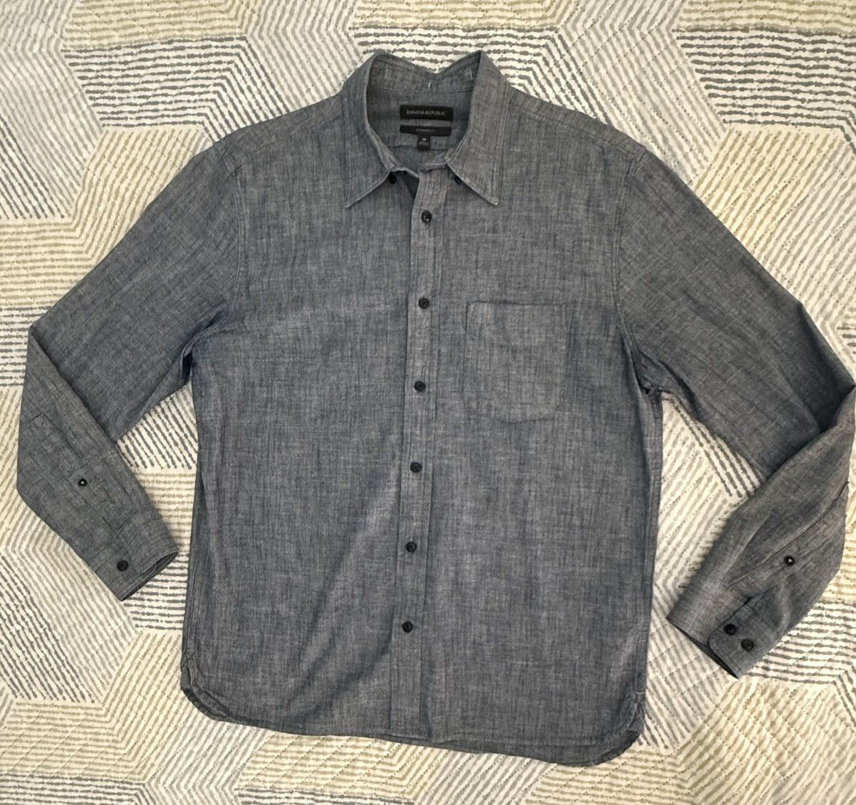 Banana Republic Banana Republic Chambray Button-Up Shirt M Size US M / EU 48-50 / 2 - 1 Thumbnail