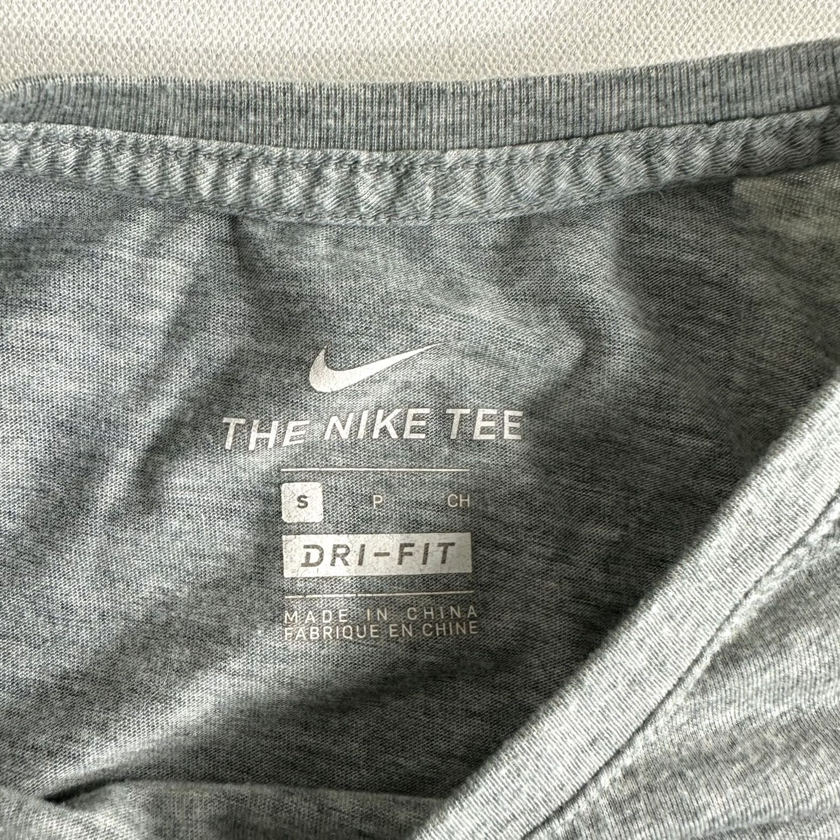 Nike Nike LeBron James Tee Shirt Mens Size Small Gray Active Athletic The Size US S / EU 44-46 / 1 - 5 Thumbnail