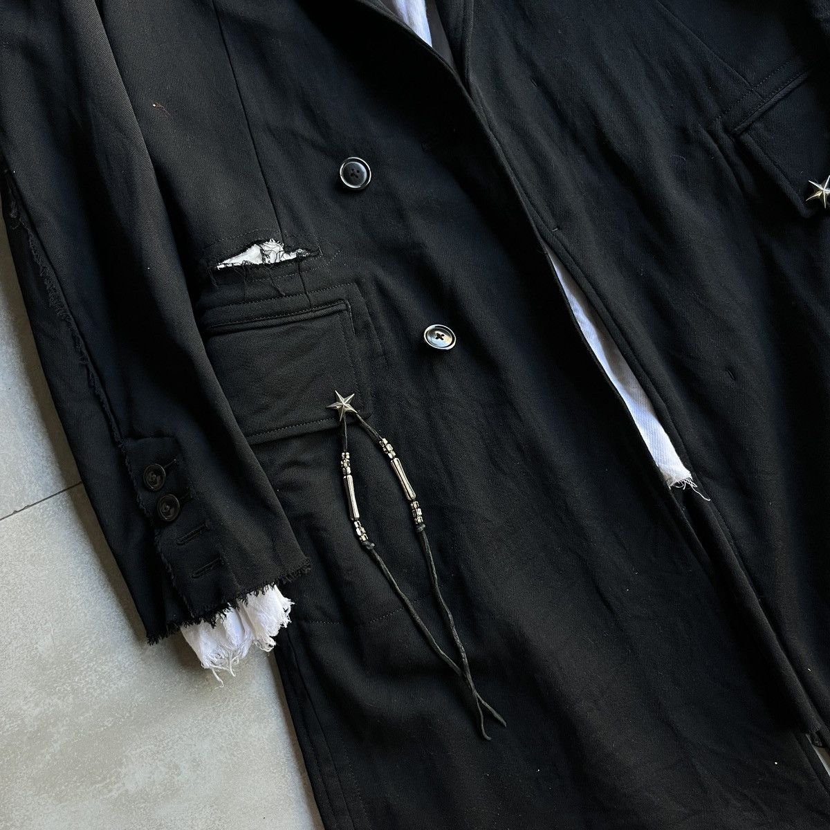Takahiromiyashita The Soloist. Takahiro miyashita The soloist aw 15 bondage conch trench Size US M / EU 48-50 / 2 - 2 Thumbnail