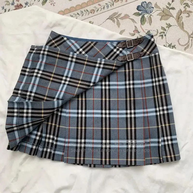 Burberry Burberry Blue Wool Pleated Skirt. Size 23" - 5 Thumbnail