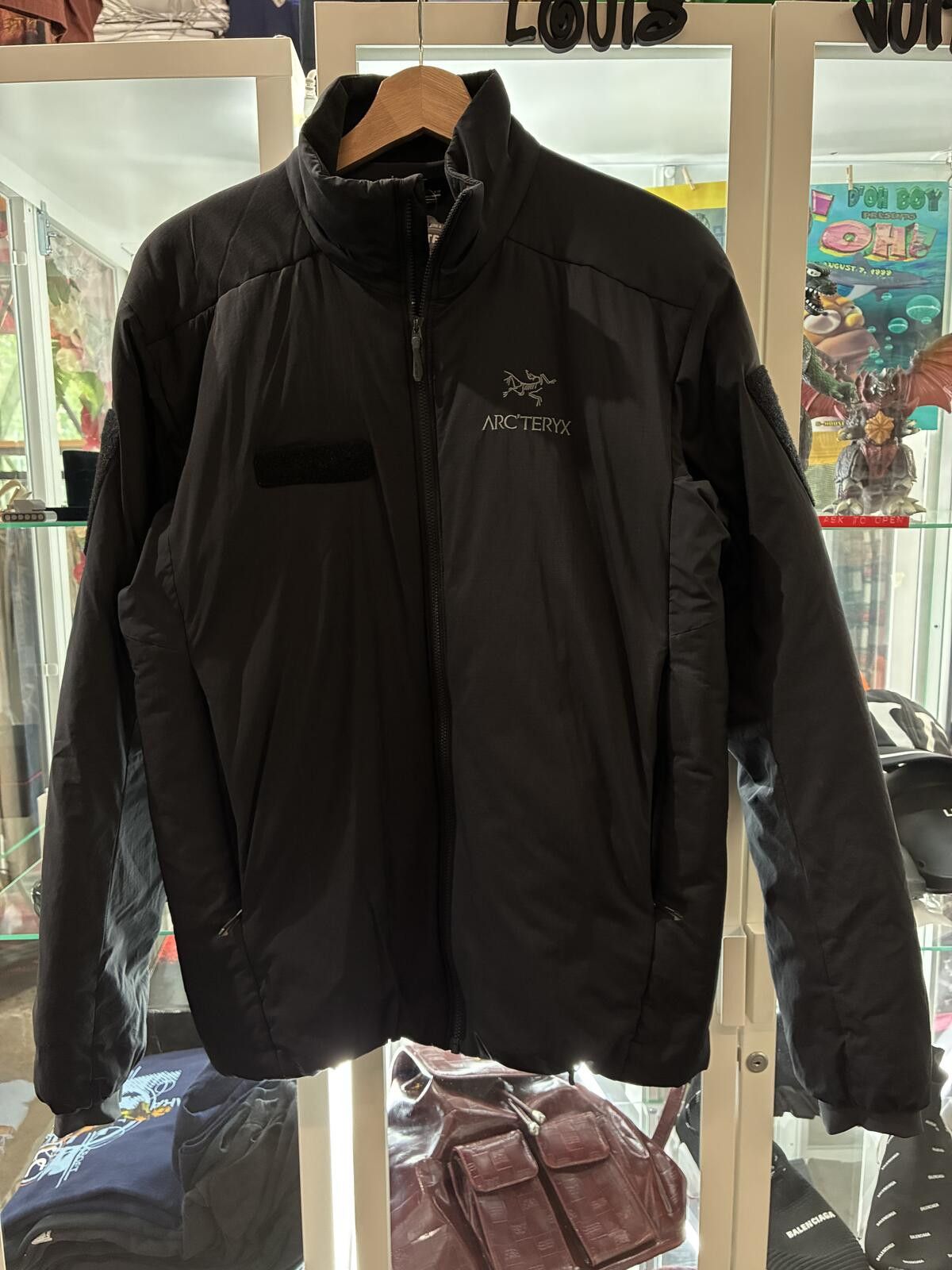 Arc'teryx LEAF Arc'Teryx ATOM AR size small black military jacket Size US S / EU 44-46 / 1 - 1 Thumbnail
