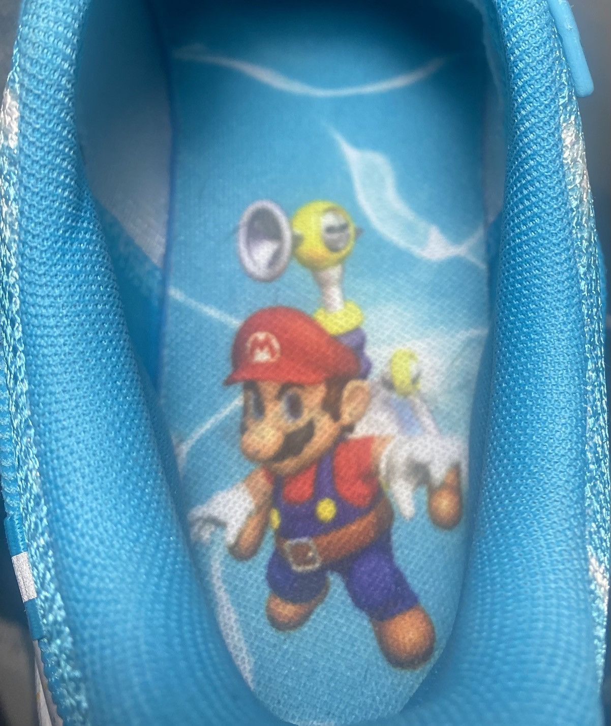 Puma Puma x Super Mario Sunshine Size US 7 / EU 40 - 8 Thumbnail