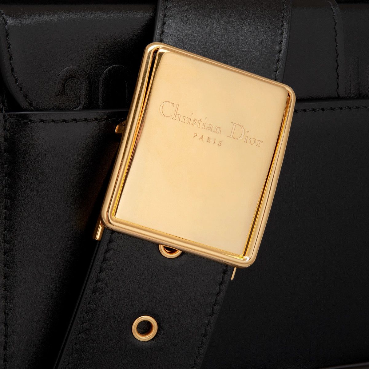 Dior 1bcso1str1124 Size: OS /30 Montaigne Box Bag in Black Size ONE SIZE - 6 Thumbnail