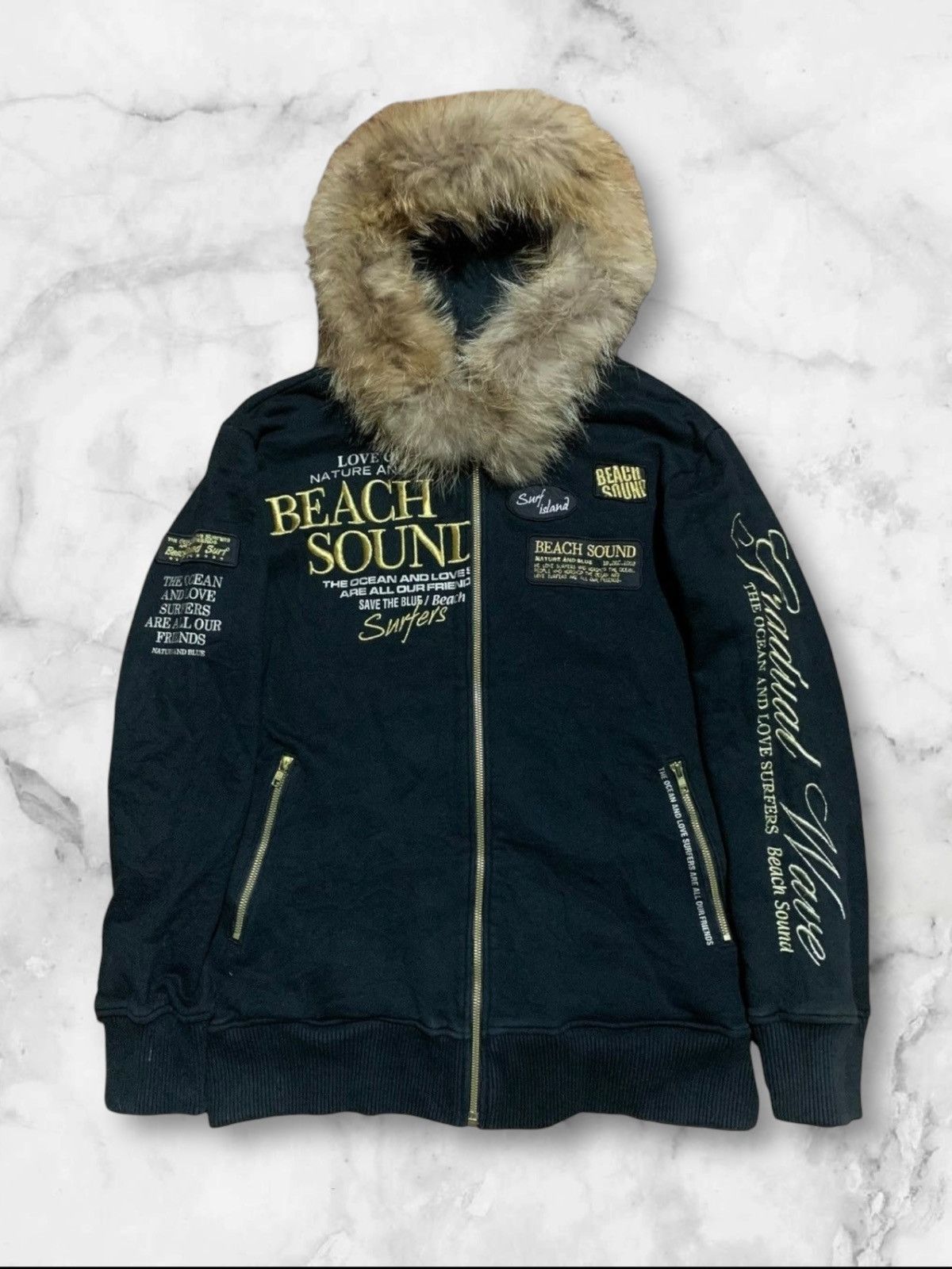 Japanese Brand removable fur Beach Sound embroidery fur hoodie Size US L / EU 52-54 / 3 - 1 Thumbnail