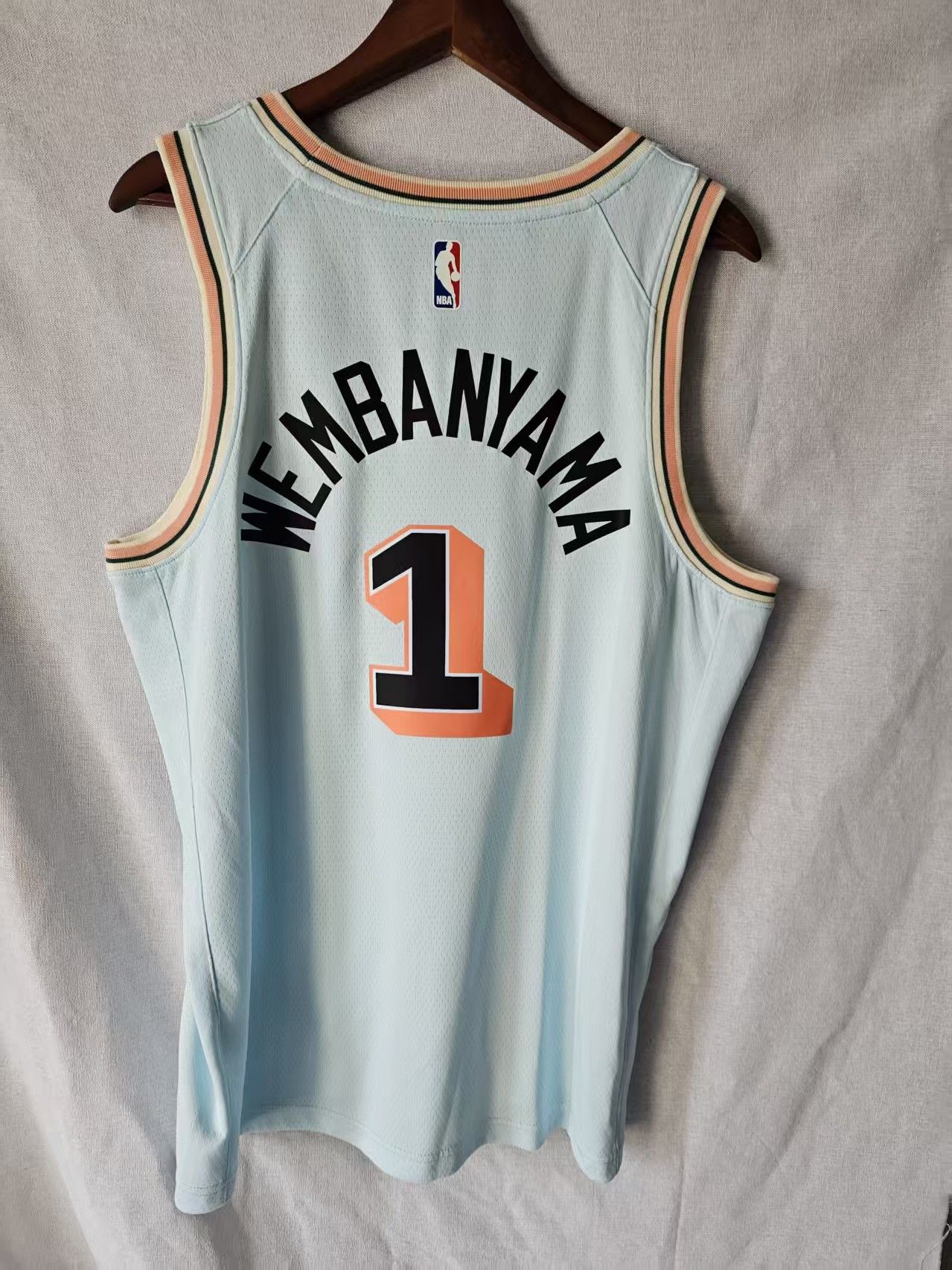 NBA San Antonio Spurs #1 Wembanyama Jersey Size US L / EU 52-54 / 3 - 2 Thumbnail