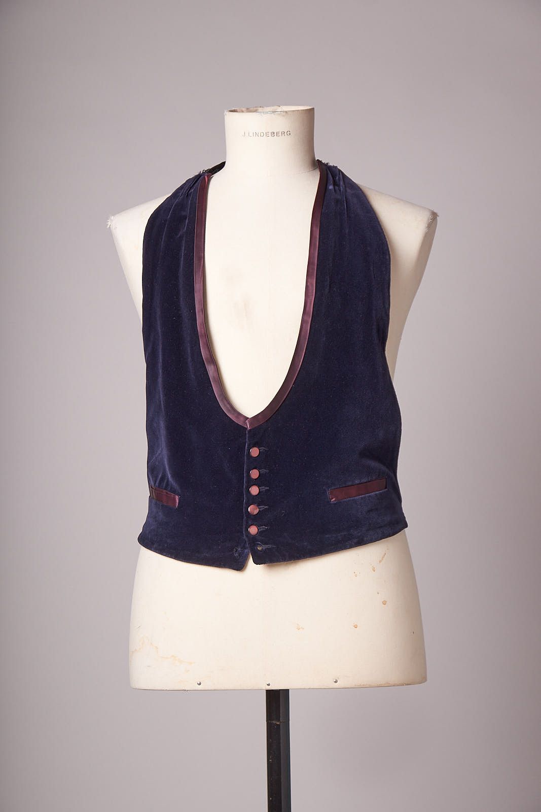 Vintage Vintage Blue Violet Velvet 1970s Tuxedo Vest Size 40L - 1 Thumbnail