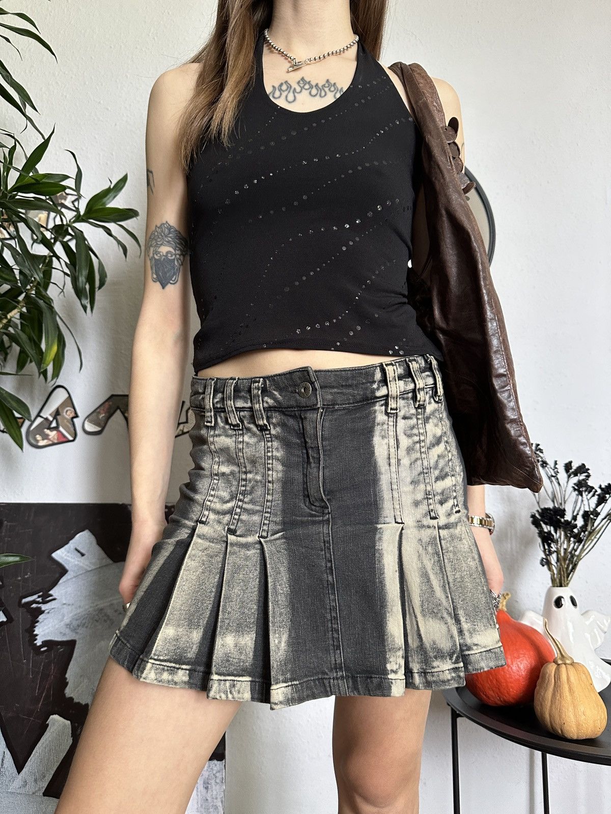 Beauty Beast × Japanese Brand Vintage acid denim faded mini pleated washed skirt y2k Size 27" / US 4 / IT 40 - 2 Thumbnail