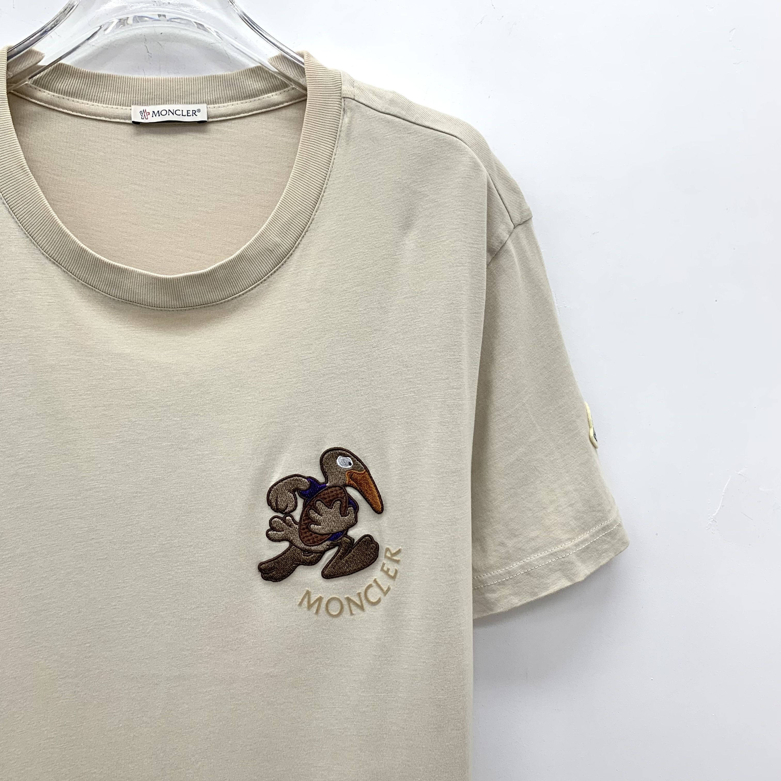Moncler Moncler Embroidered Logo Tee Beige (L) Size US L / EU 52-54 / 3 - 3 Thumbnail