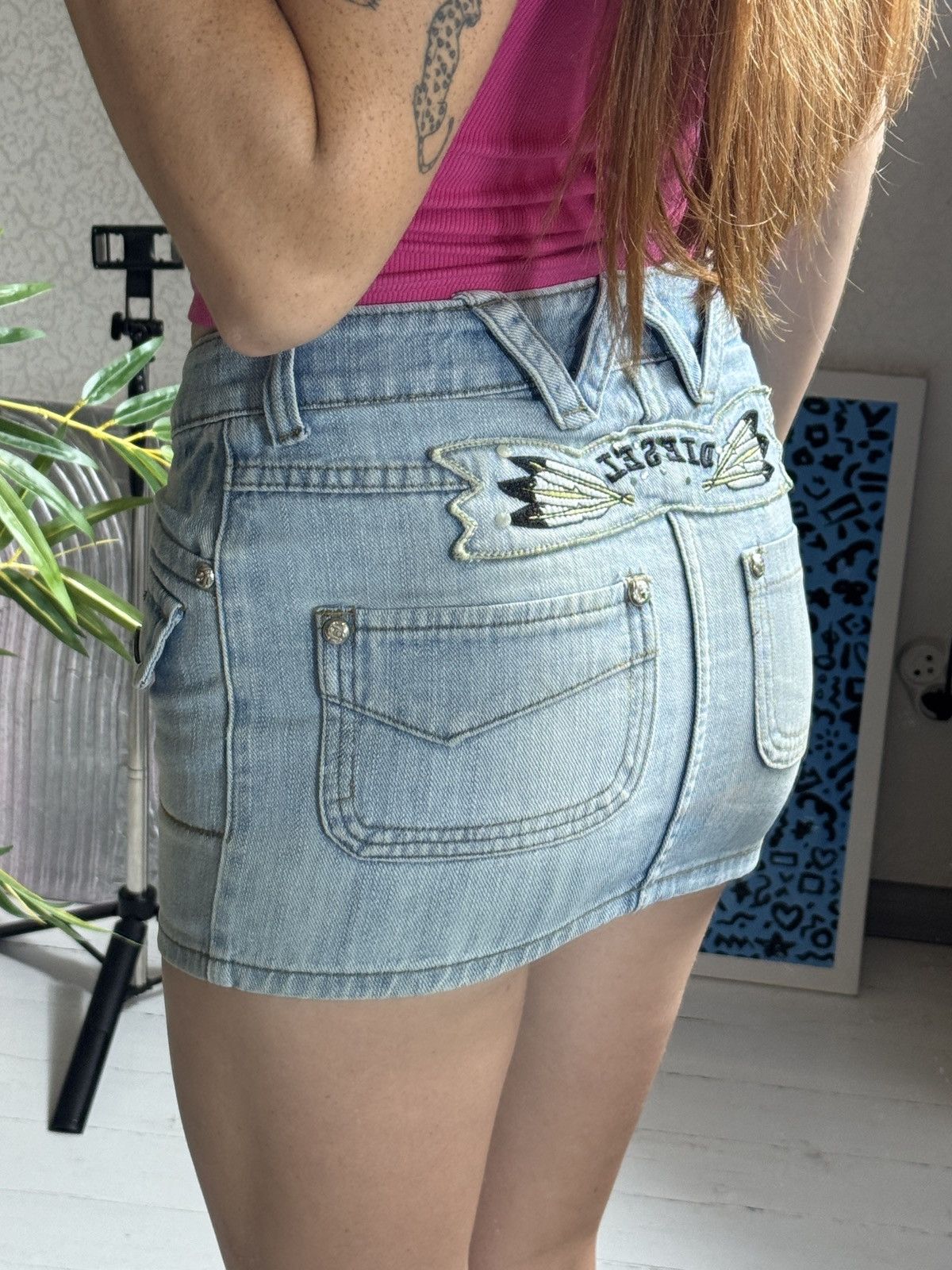 Diesel VINTAGE DIESEL 2000s BIG LOGO MINI DENIM SKIRT Size 26" / US 2 / IT 38 - 9 Thumbnail