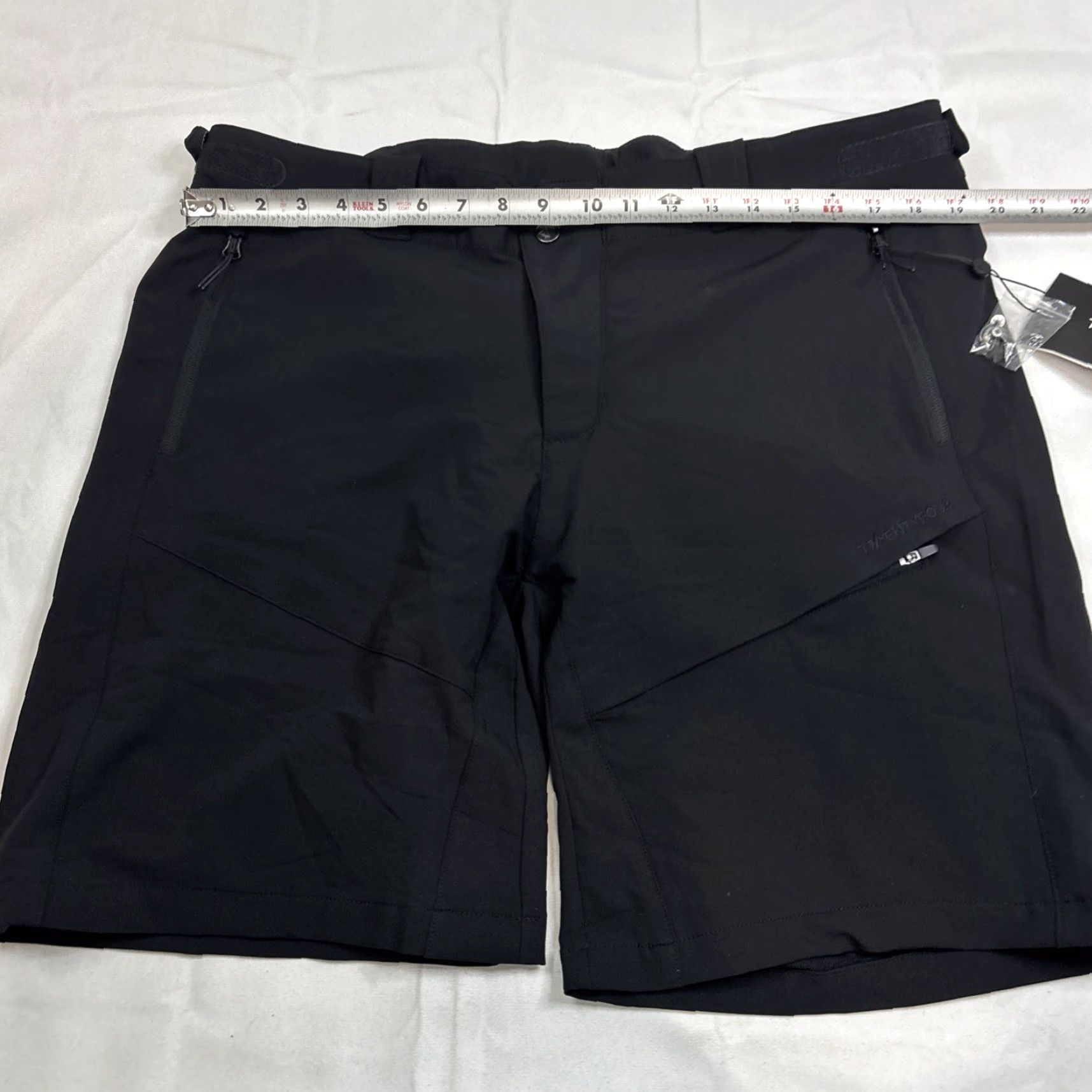 Vintage TwentyFour Flåm Flam LS Shorts Men 46 Black Water Resistant NWT Cargo Europe 46 Men Size US 30 / EU 46 - 3 Thumbnail