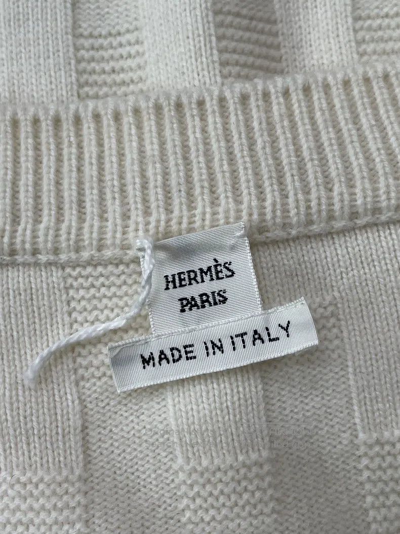 Hermes Hermes White Printed Wool Knit Dress with Subtle Pattern Size XXS / US 00 / IT 34 - 4 Thumbnail