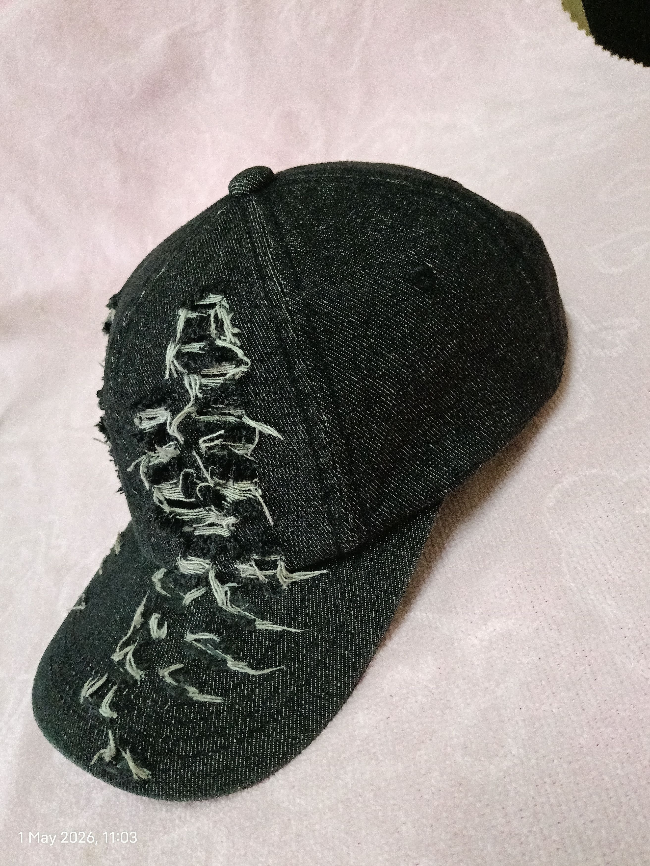 The Unbranded Brand KANGQIFEN DISTRESSED FASHION DENIM HAT Size ONE SIZE - 4 Thumbnail