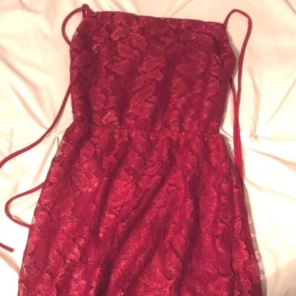 Designer Lucy In The Sky Red Lace Floral Bodycon Mini Dress Size M / US 6-8 / IT 42-44 - 1 Thumbnail