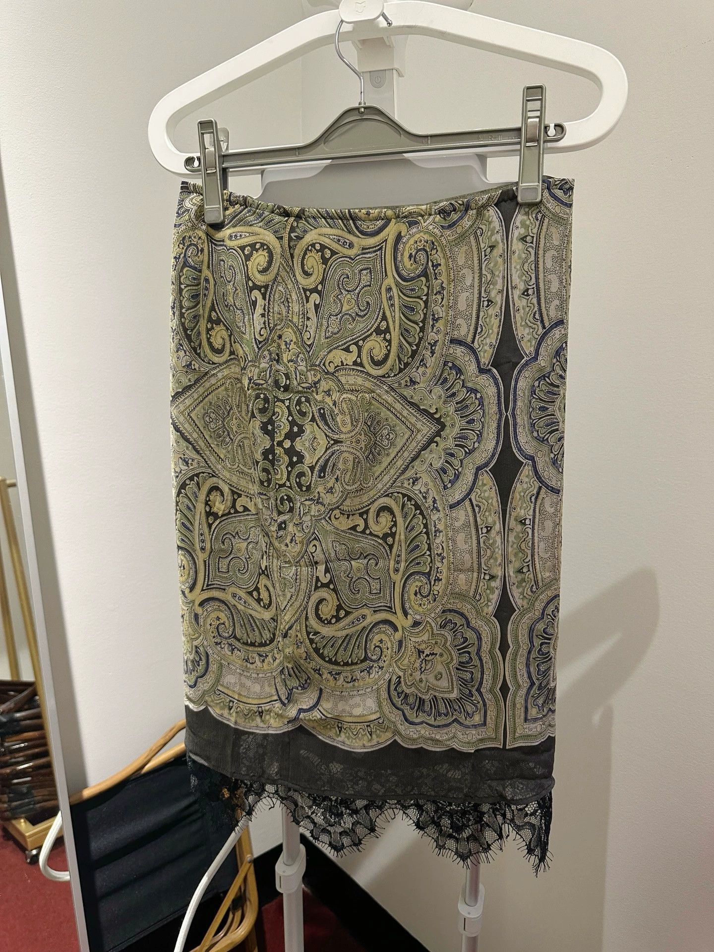 Share Spirit Homme Share spirit Black-Green Silk Low-Rise Skirt 36 Size 25" / US 0 / IT 36 - 2 Thumbnail