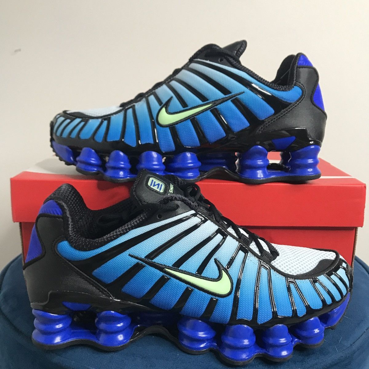 Nike Nike Shox TOTAL Size US 8 / EU 41 - 14 Thumbnail