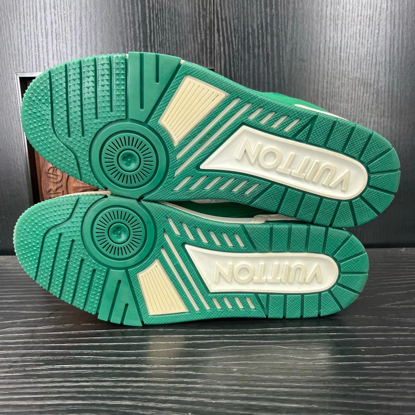 Louis Vuitton LV Trainer White Green Like New Worn Once 7/41 Size US 7 / EU 40 - 6 Thumbnail