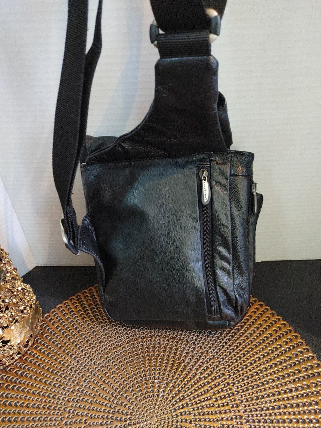 Away Travel Travelon Leather Sling Bag Size ONE SIZE - 7 Thumbnail