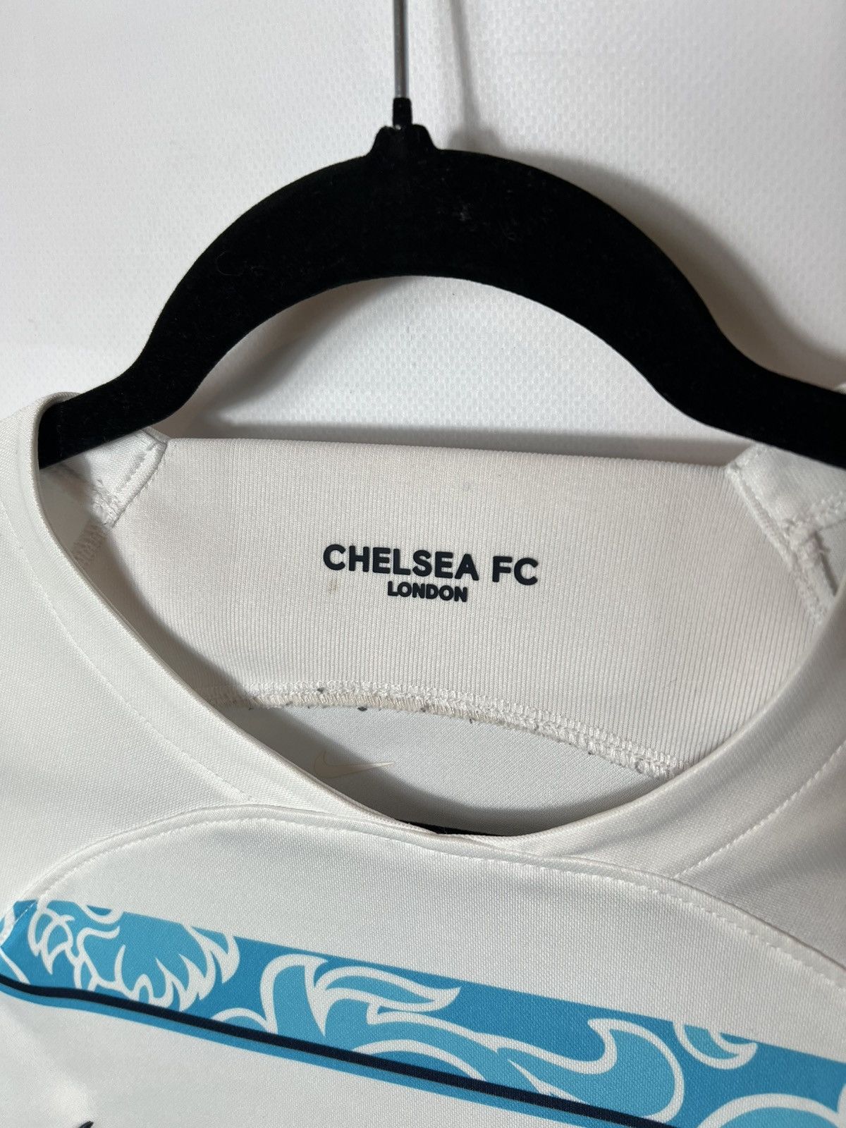 Nike CHELSEA 2022 23 Away FOOTBALL SOCCER JERSEY NIKE DM1834-101 Size US S / EU 44-46 / 1 - 6 Thumbnail