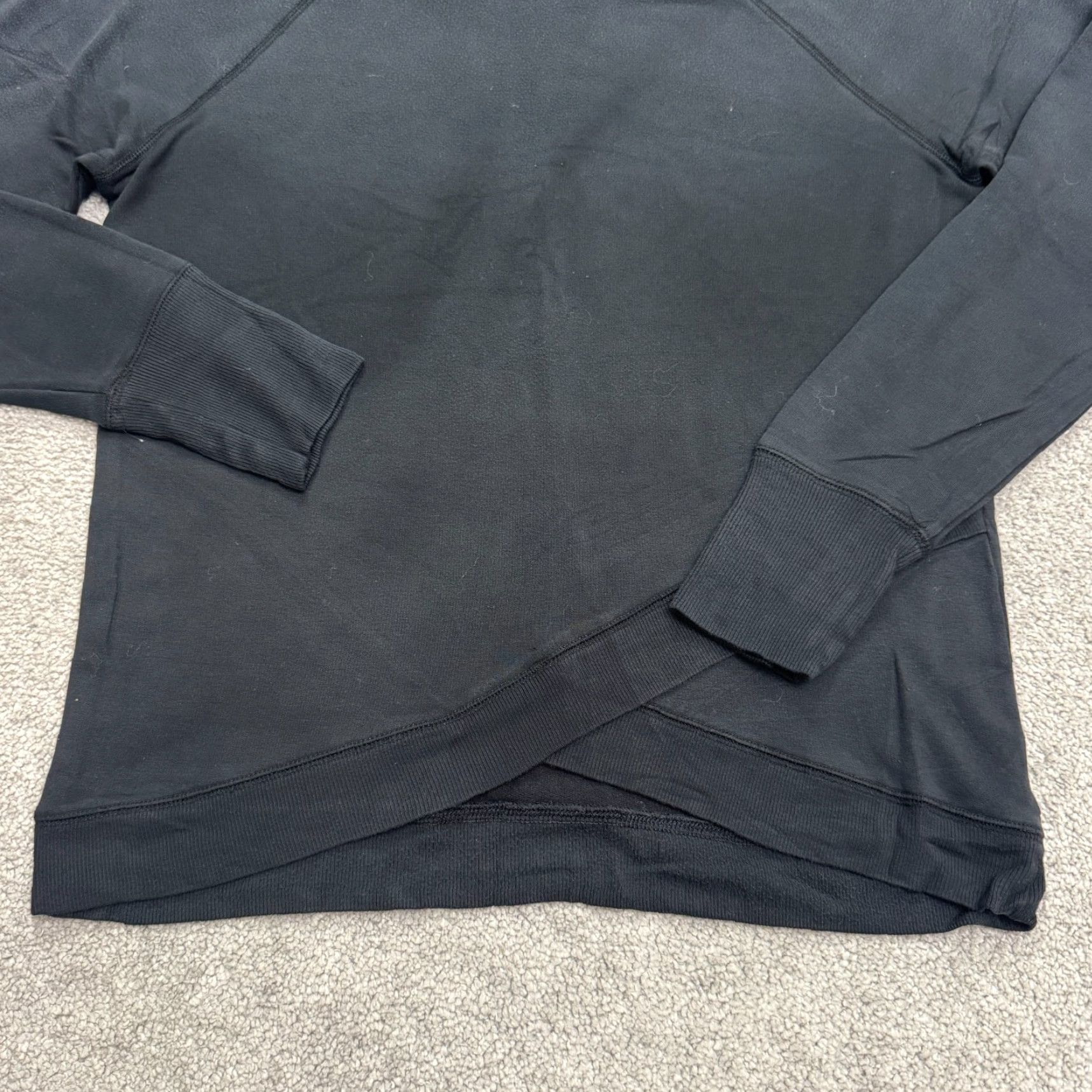 Athleta Athleta Sweatshirt Womens M Black Crew Neck Cozy Karma Crossover Pullover Pullover Breathable Lightweight Casual Athleisure Size M / US 6-8 / IT 42-44 - 4 Thumbnail